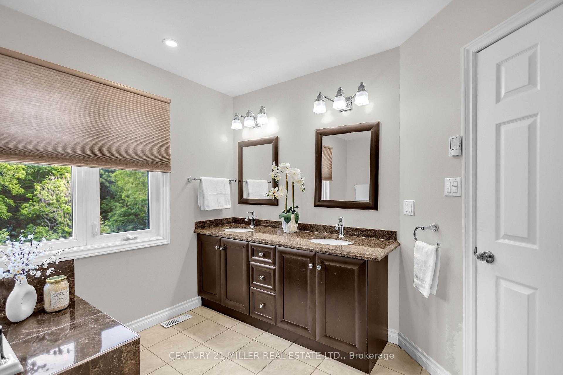 Photo 27 of 1398 Winterberry Drive, Burlington, Tyandaga — HOMEH