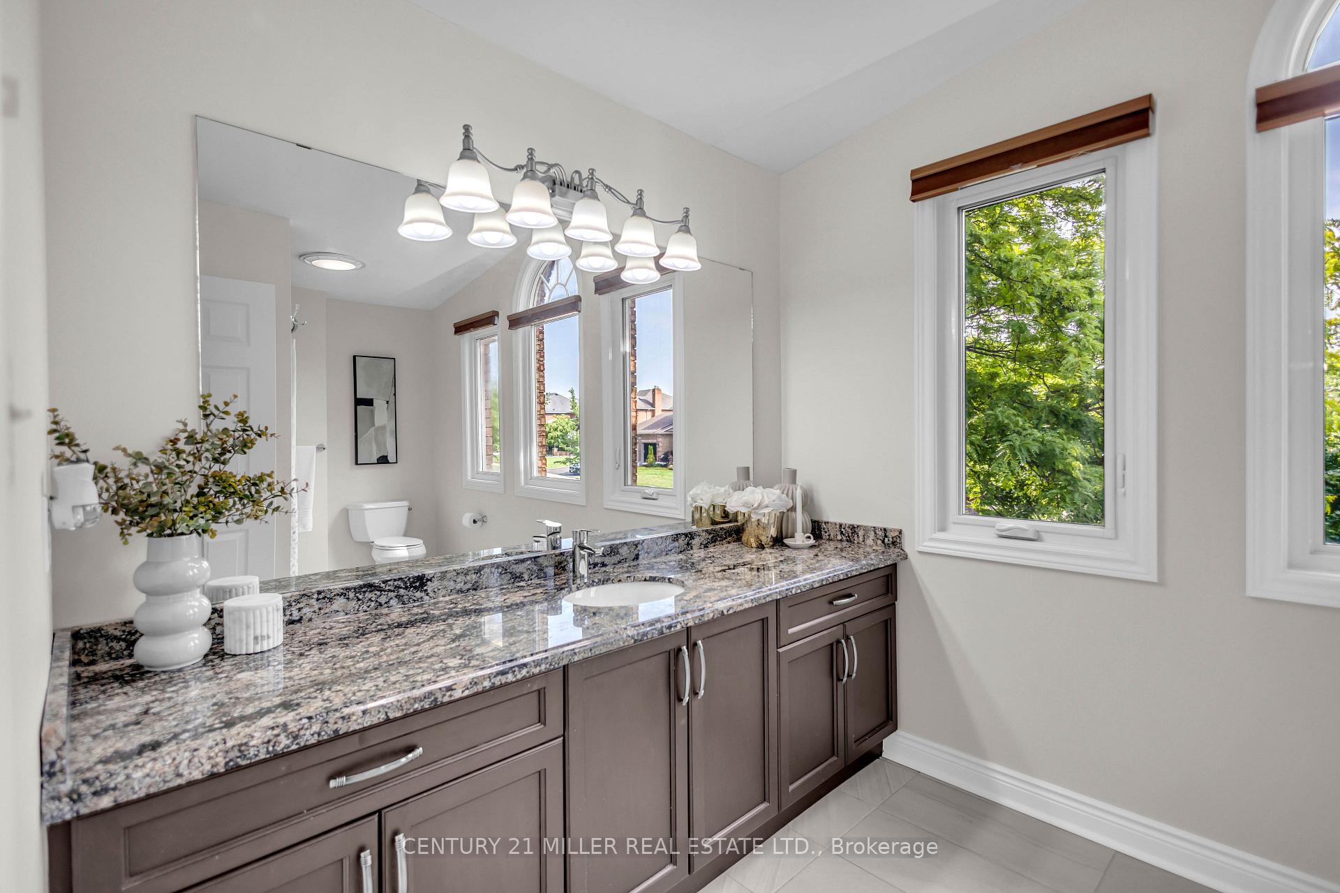 Photo 32 of 1398 Winterberry Drive, Burlington, Tyandaga — HOMEH