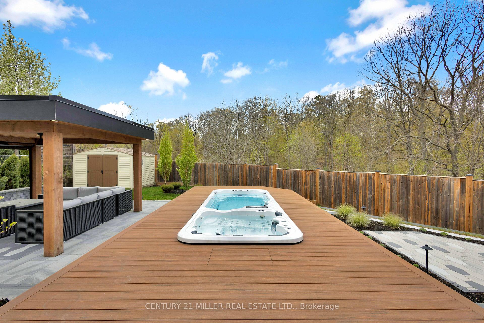 Photo 40 of 1398 Winterberry Drive, Burlington, Tyandaga — HOMEH