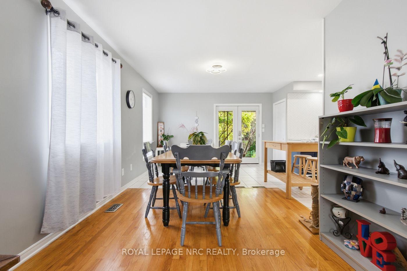 Photo 8 of 39 West Farmington Drive, St. Catharines, Grapeview — HOMEH