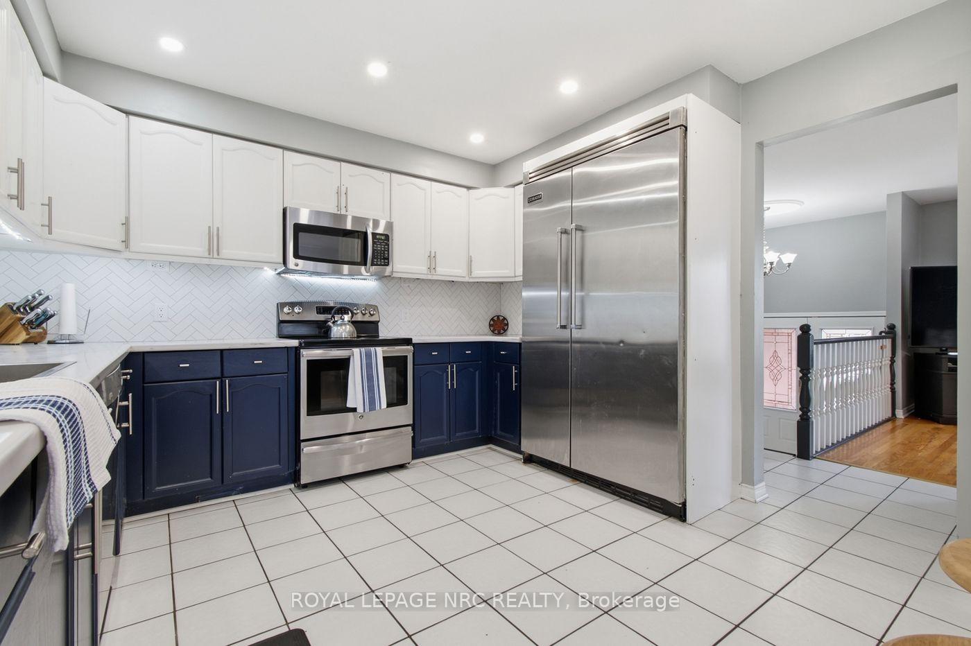 Photo 12 of 39 West Farmington Drive, St. Catharines, Grapeview — HOMEH