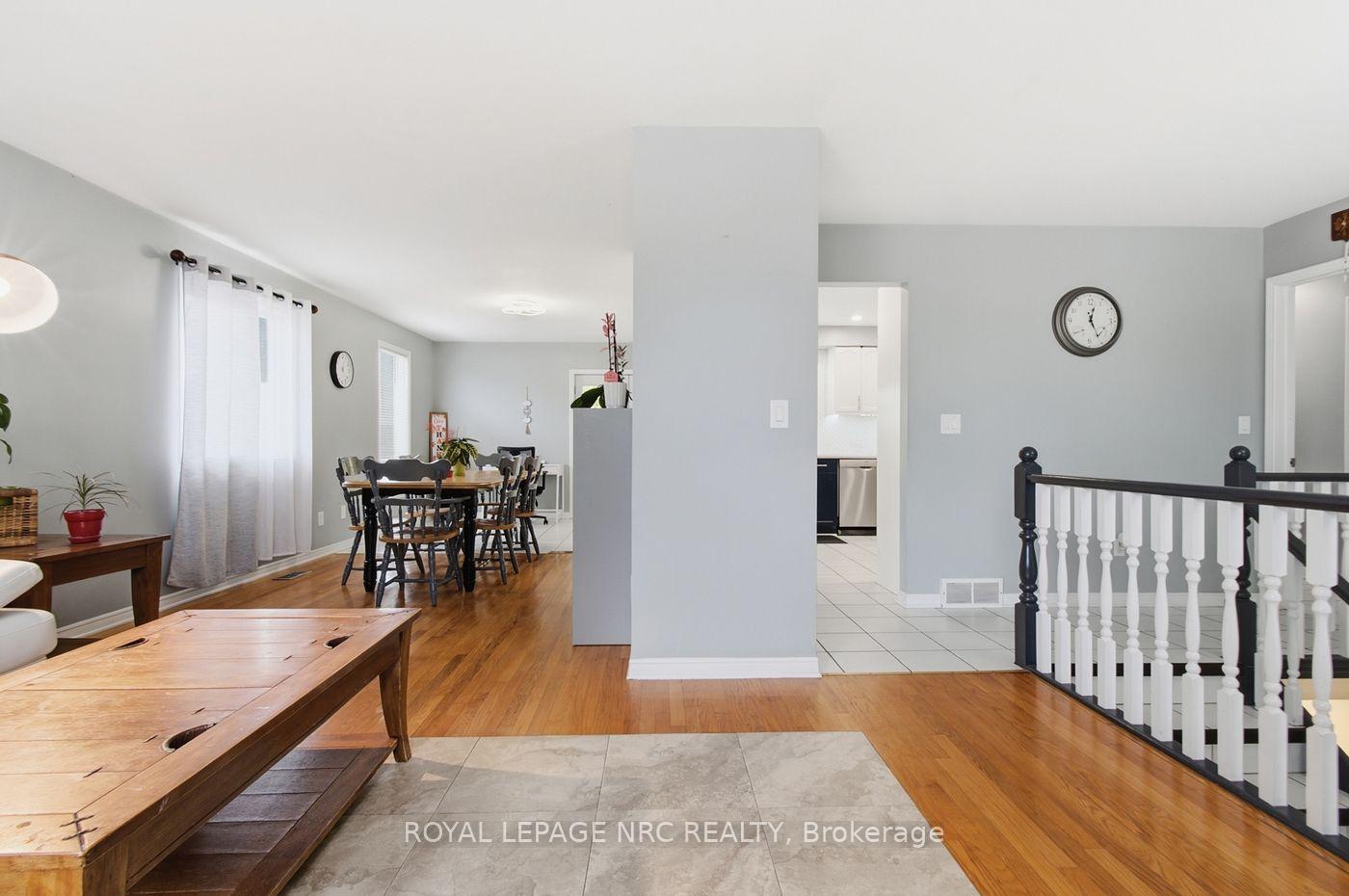 Photo 16 of 39 West Farmington Drive, St. Catharines, Grapeview — HOMEH