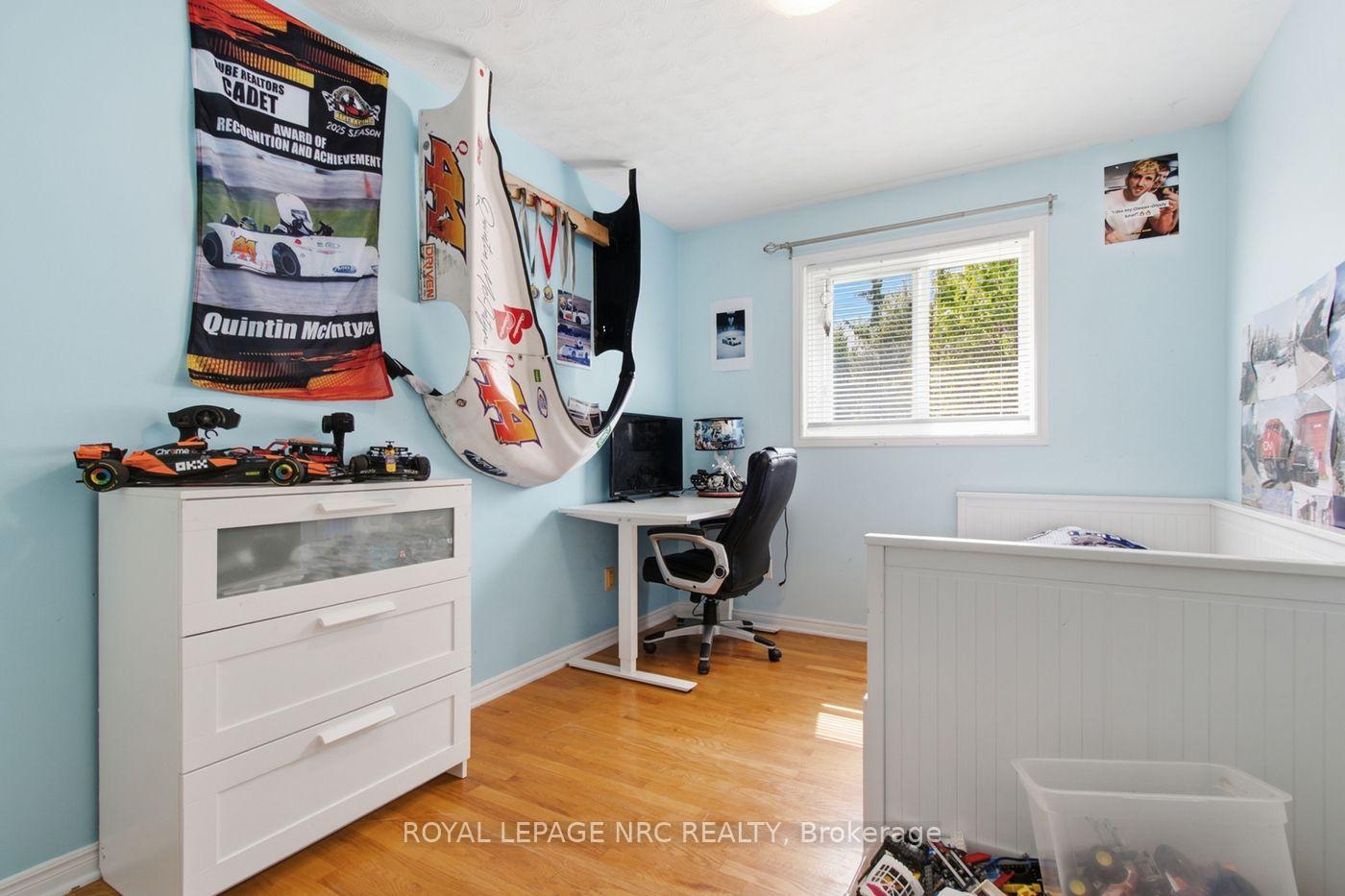 Photo 19 of 39 West Farmington Drive, St. Catharines, Grapeview — HOMEH