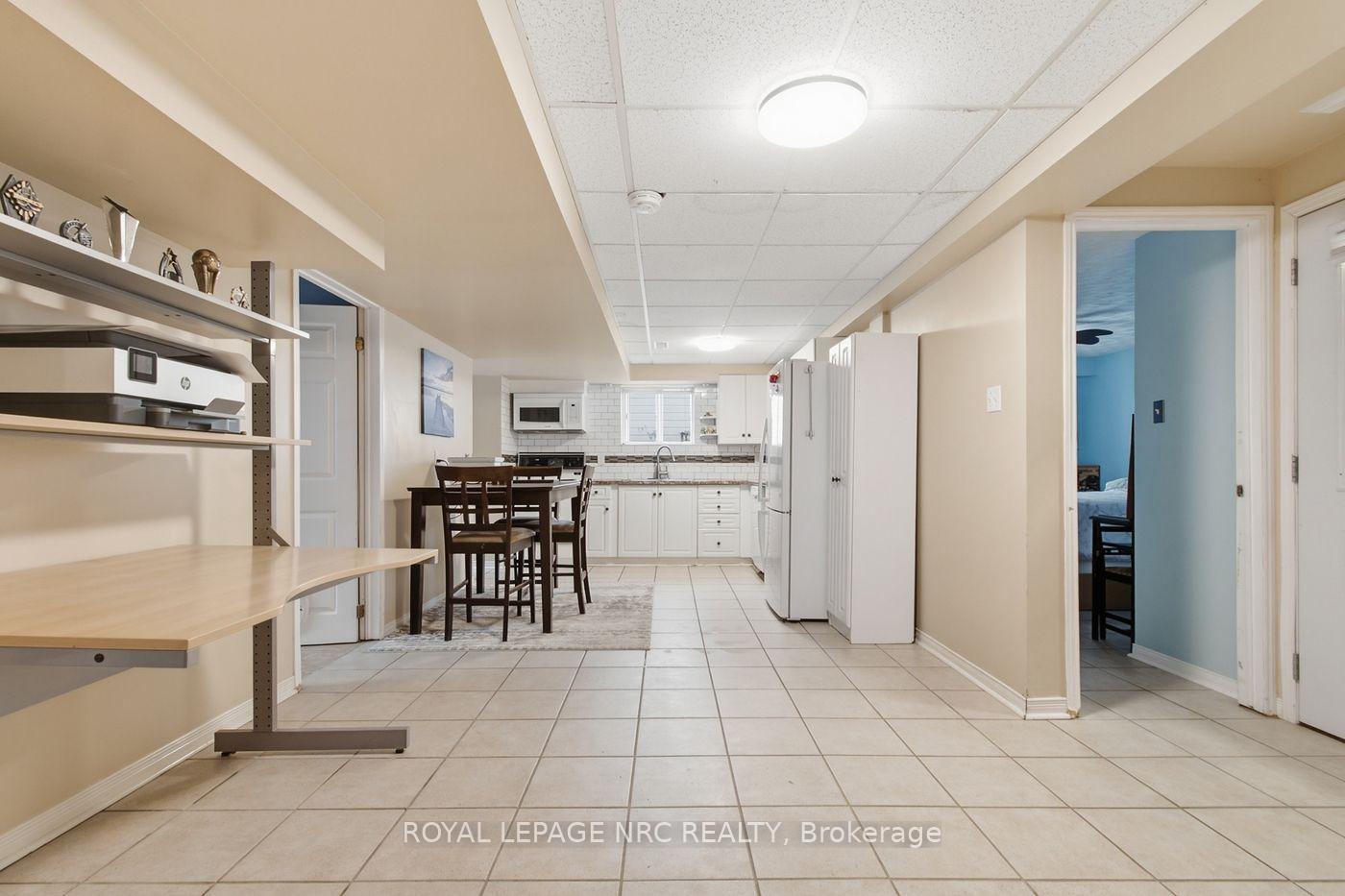 Photo 24 of 39 West Farmington Drive, St. Catharines, Grapeview — HOMEH