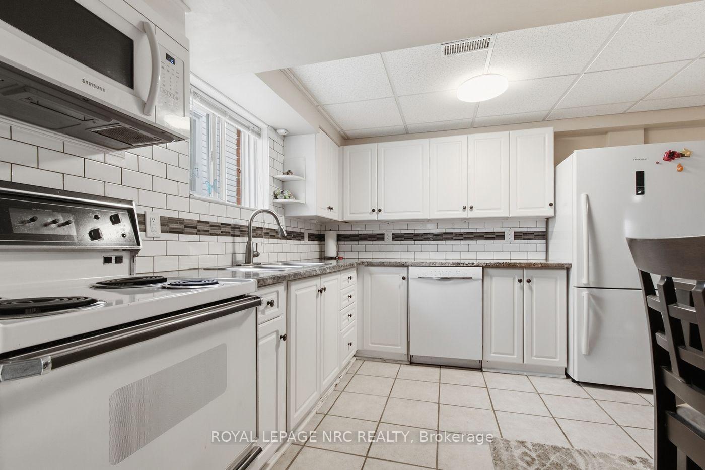 Photo 26 of 39 West Farmington Drive, St. Catharines, Grapeview — HOMEH