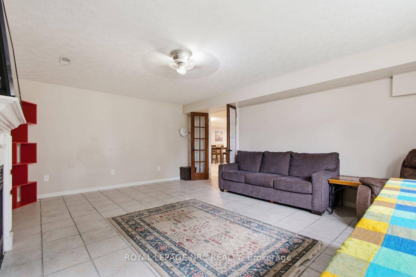 Photo 31 of 39 West Farmington Drive, St. Catharines, Grapeview — HOMEH