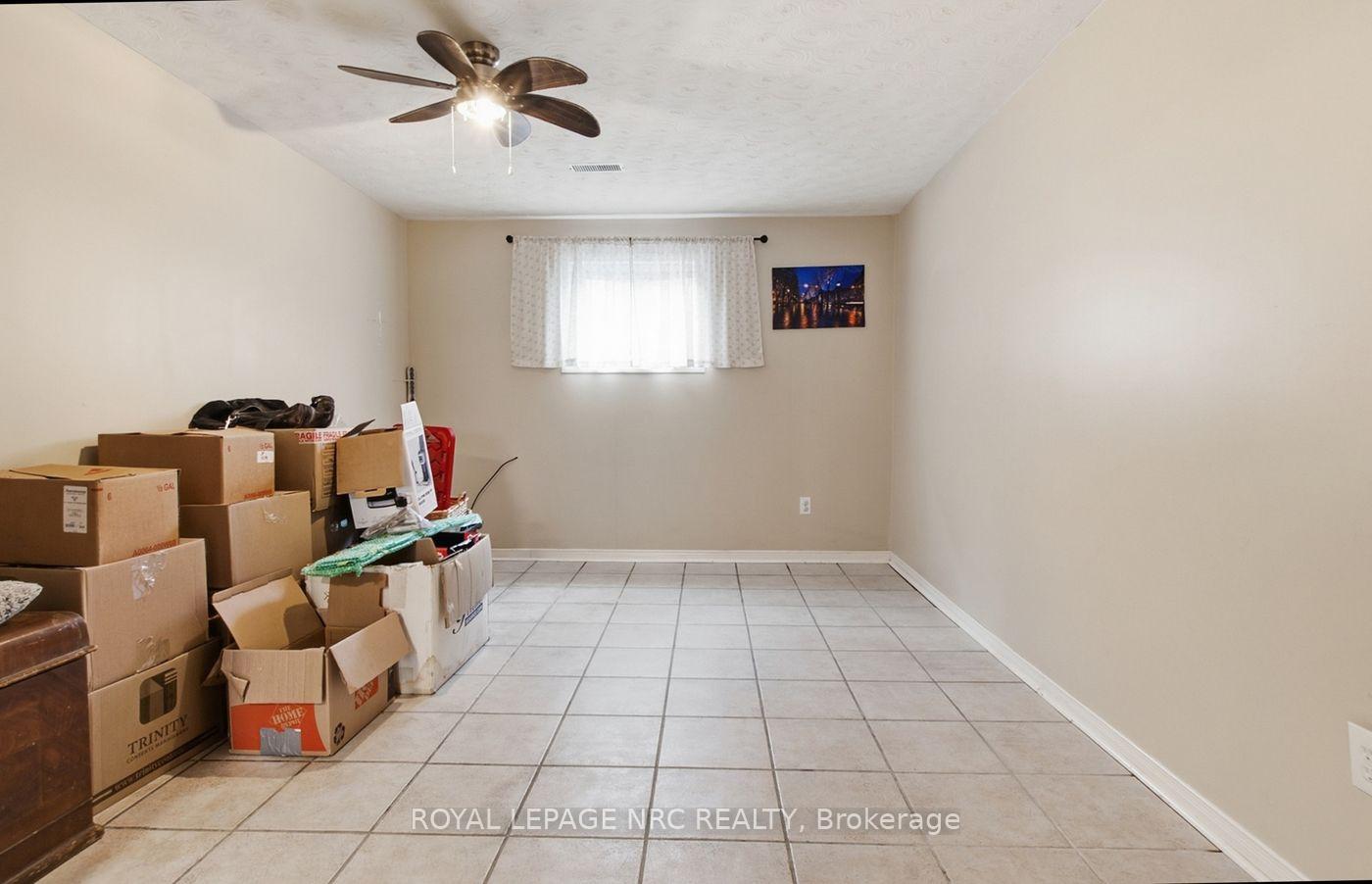 Photo 34 of 39 West Farmington Drive, St. Catharines, Grapeview — HOMEH