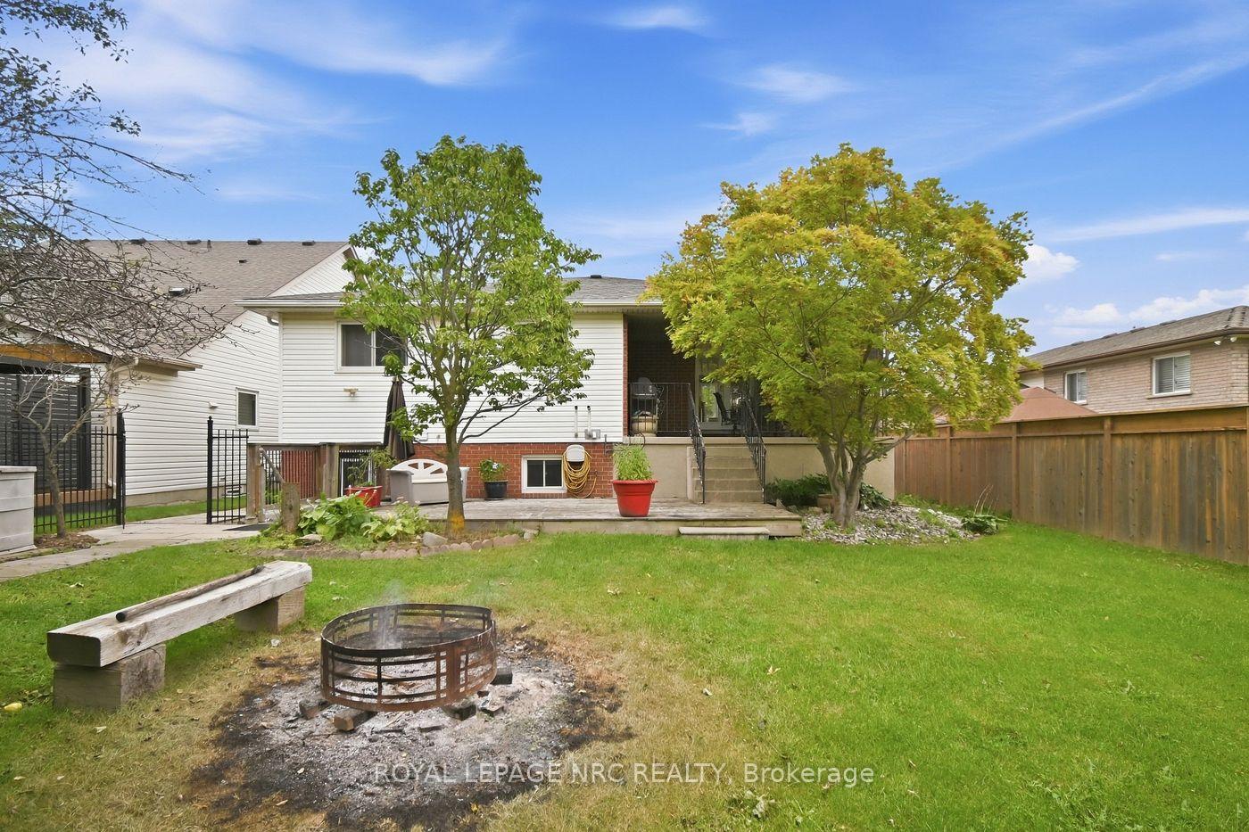 Photo 37 of 39 West Farmington Drive, St. Catharines, Grapeview — HOMEH