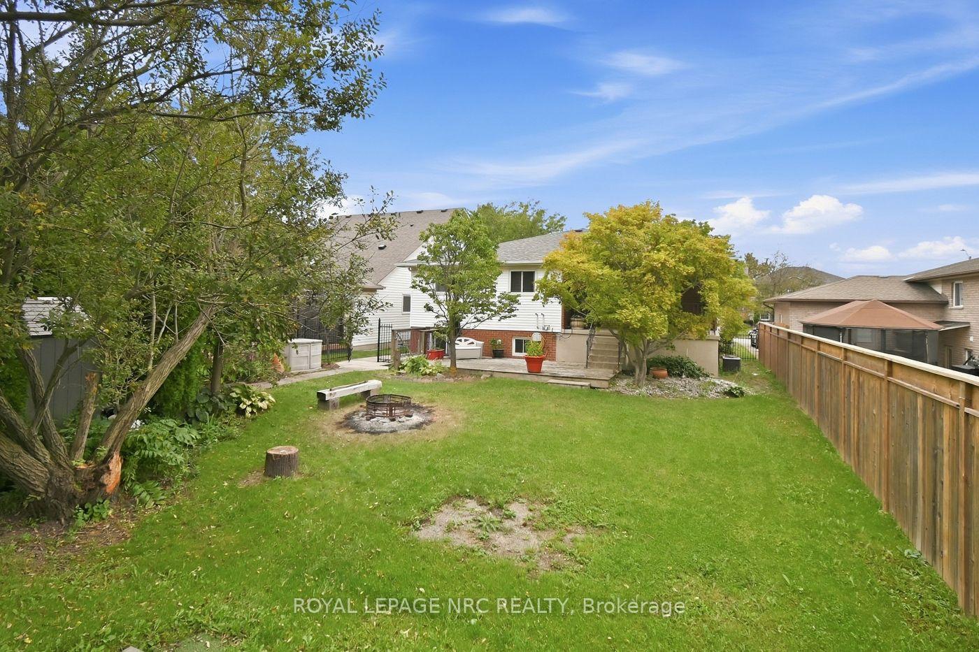 Photo 39 of 39 West Farmington Drive, St. Catharines, Grapeview — HOMEH