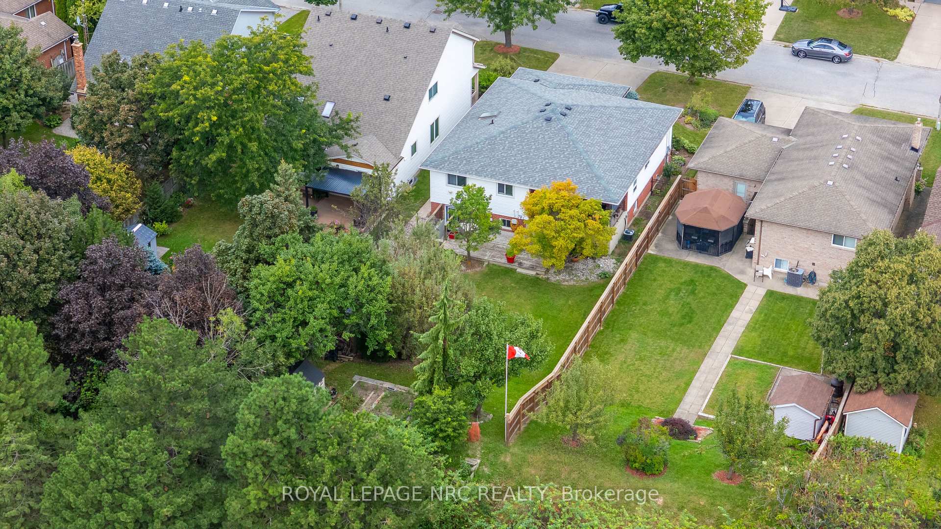 Photo 40 of 39 West Farmington Drive, St. Catharines, Grapeview — HOMEH