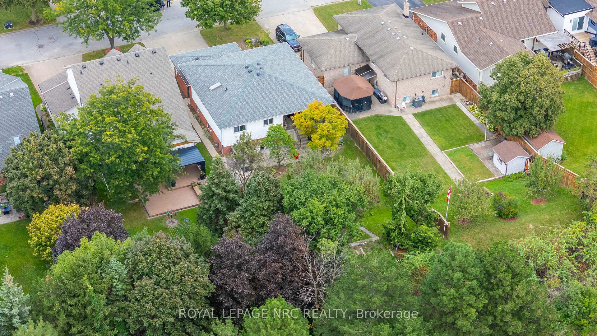 Photo 42 of 39 West Farmington Drive, St. Catharines, Grapeview — HOMEH