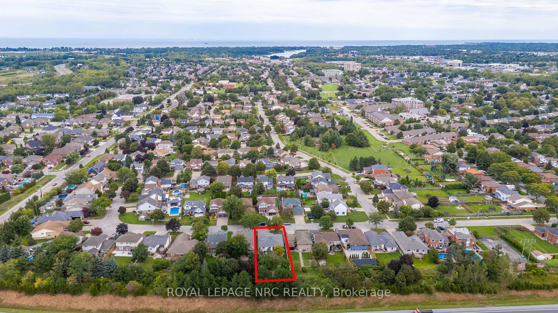 Photo 45 of 39 West Farmington Drive, St. Catharines, Grapeview — HOMEH