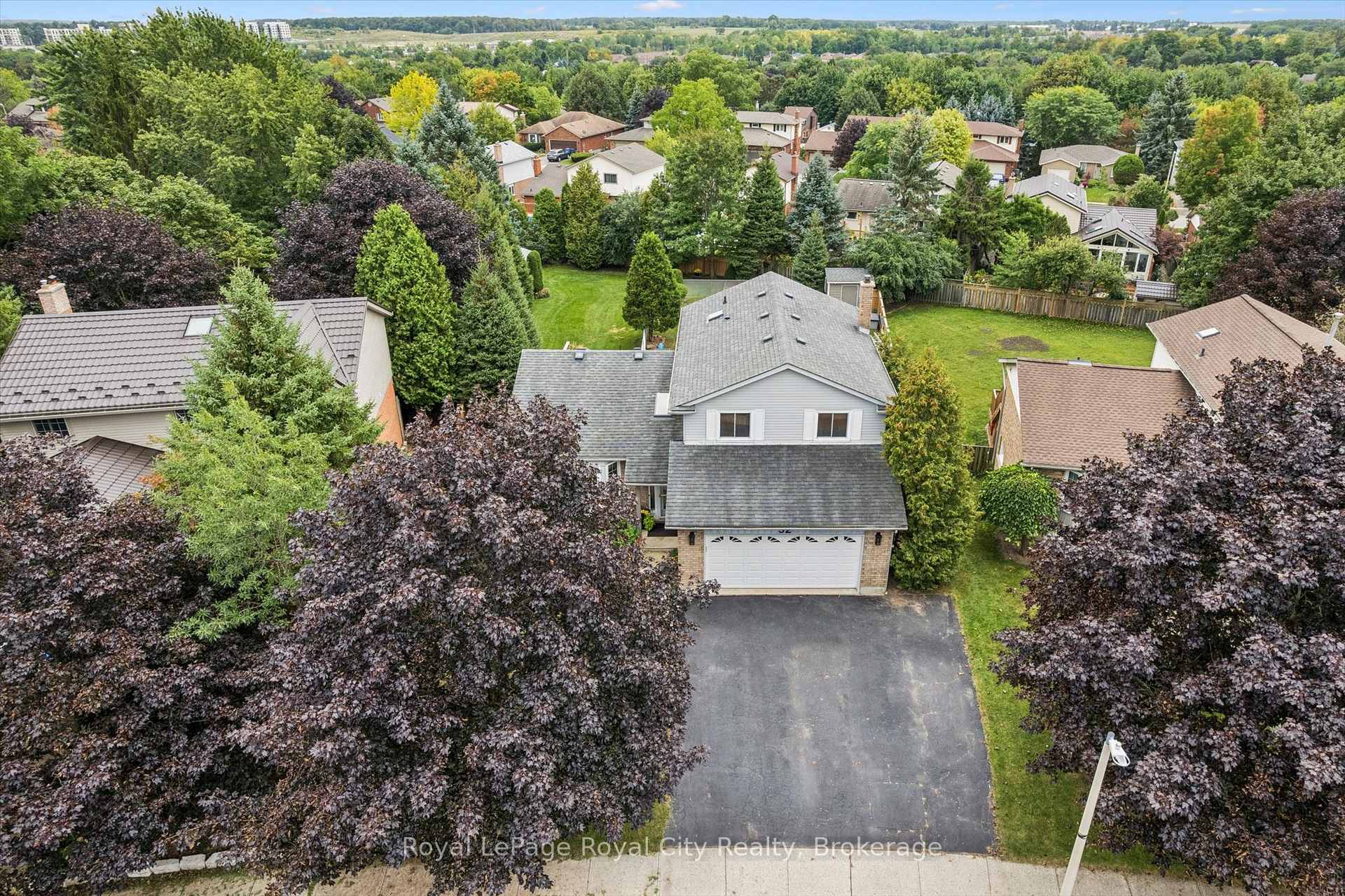 Photo 2 of 32 Thornhill Drive, Guelph, Willow West/Sugarbush/West Acres — HOMEH