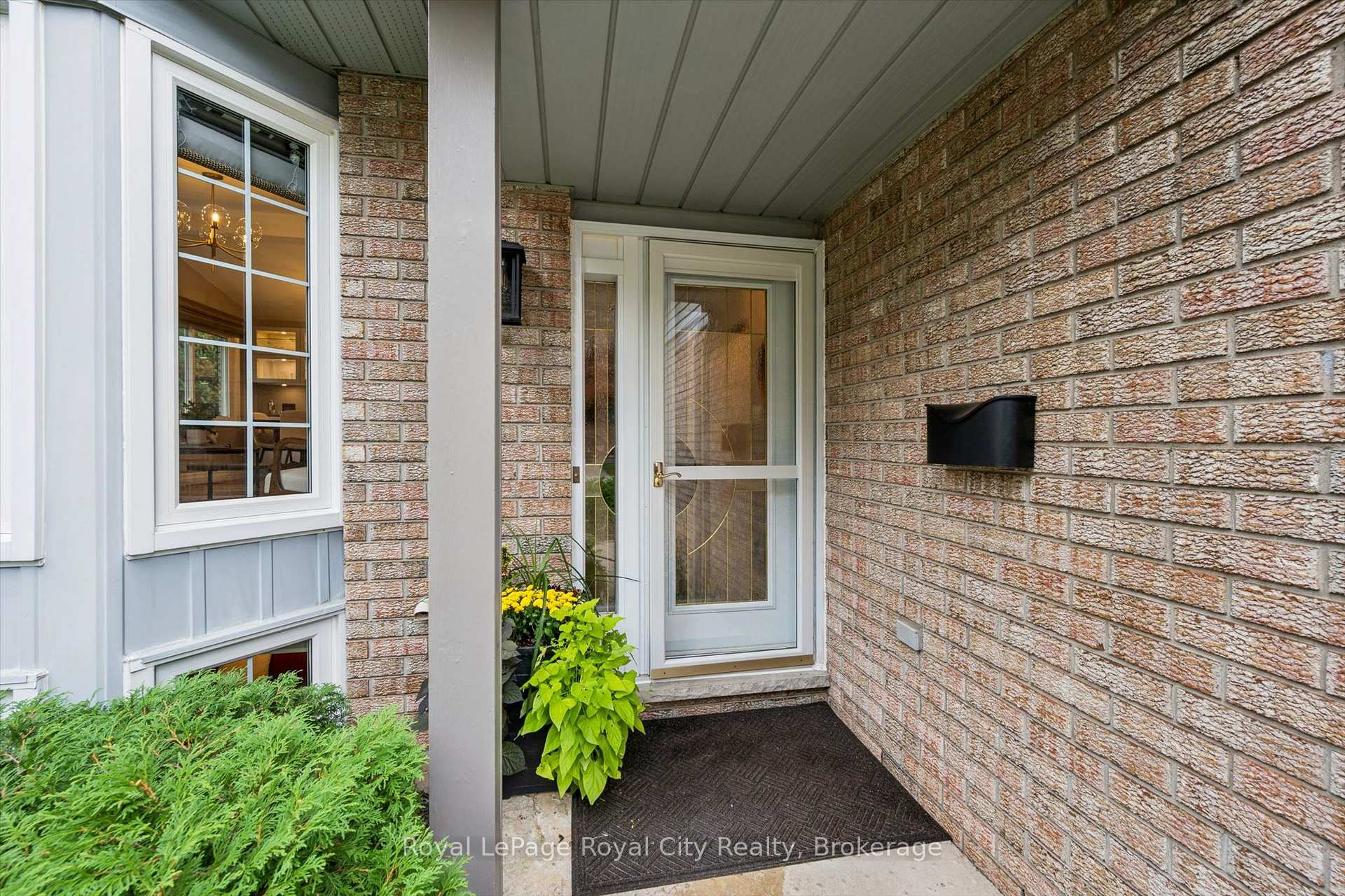 Photo 3 of 32 Thornhill Drive, Guelph, Willow West/Sugarbush/West Acres — HOMEH