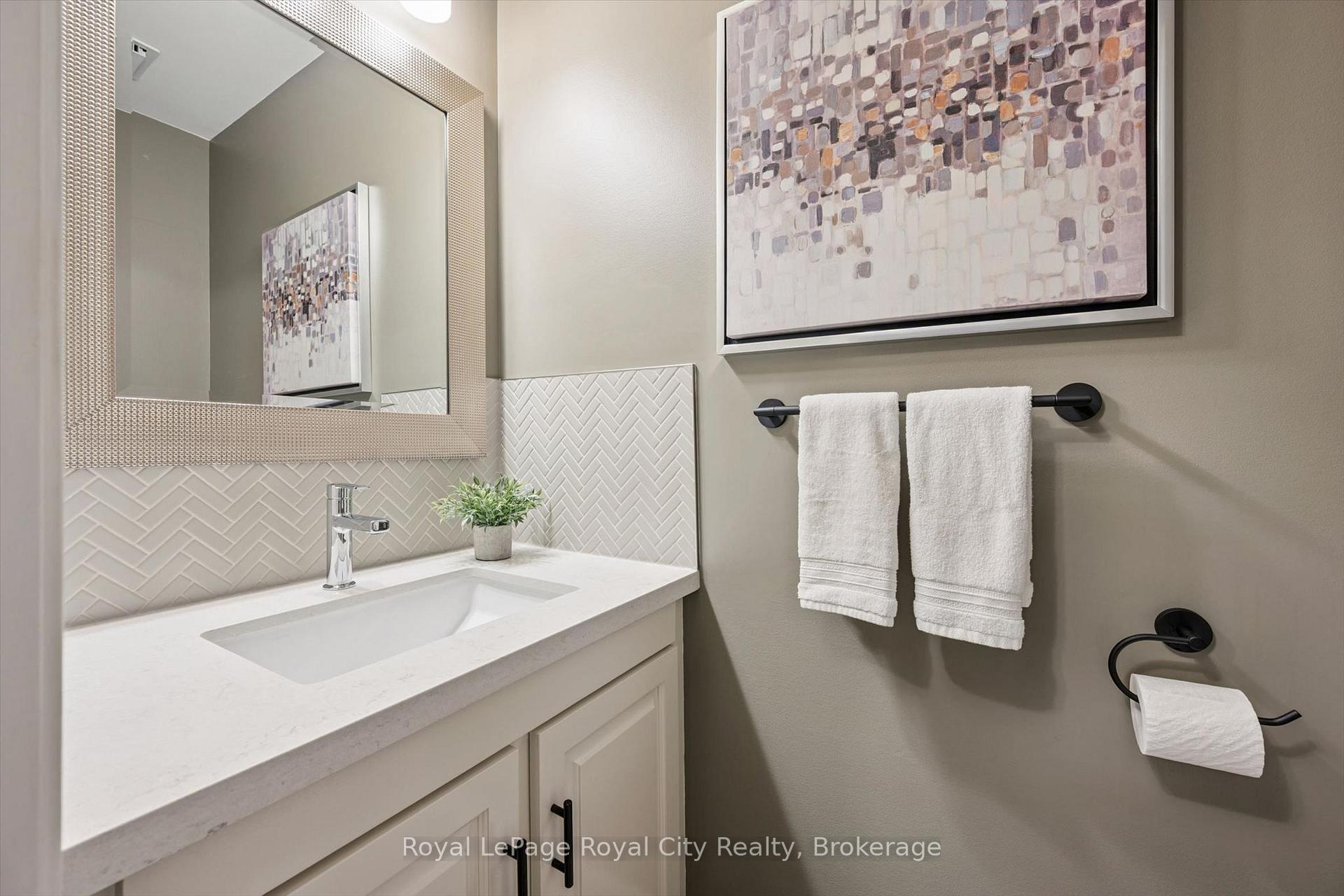 Photo 15 of 32 Thornhill Drive, Guelph, Willow West/Sugarbush/West Acres — HOMEH