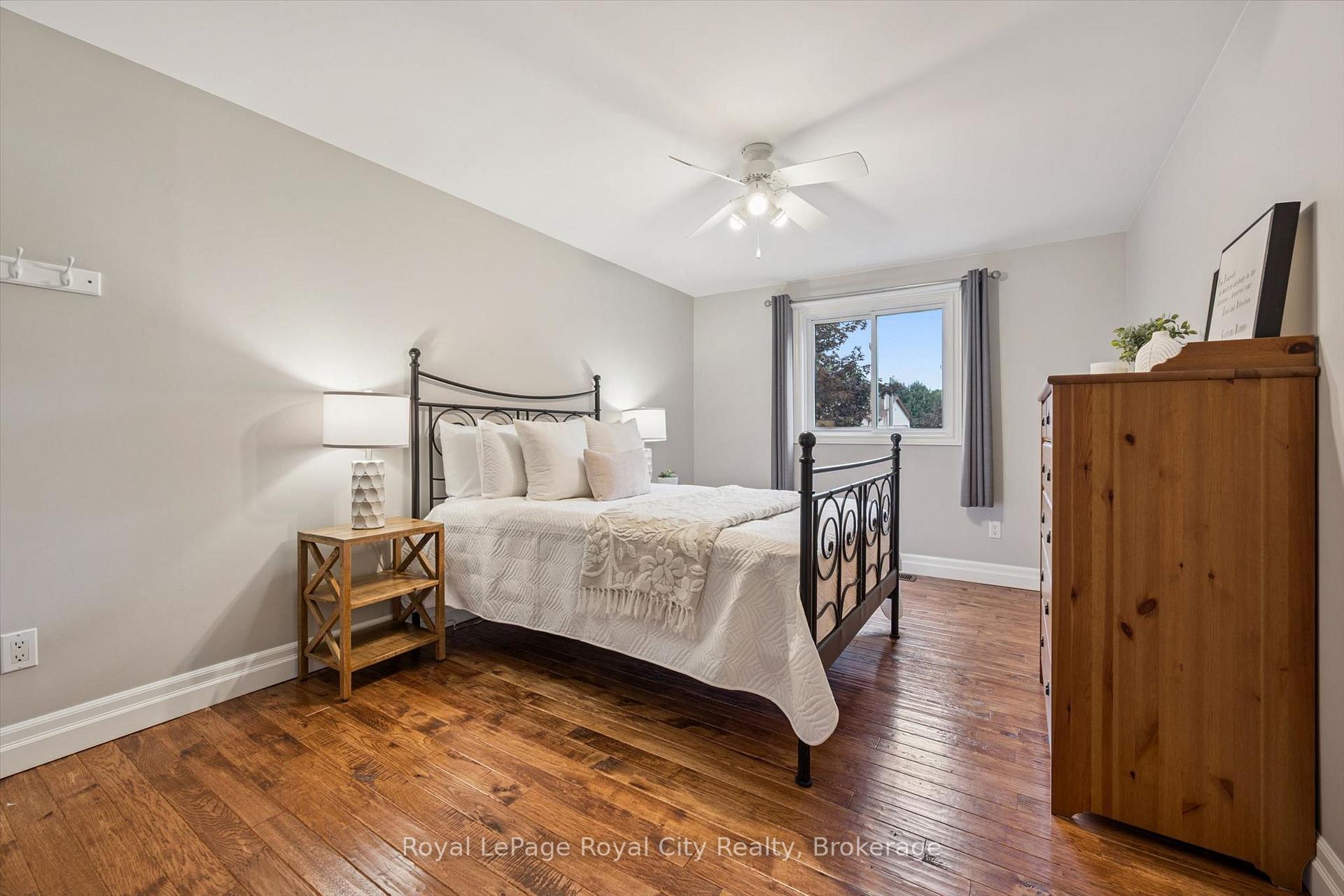 Photo 18 of 32 Thornhill Drive, Guelph, Willow West/Sugarbush/West Acres — HOMEH