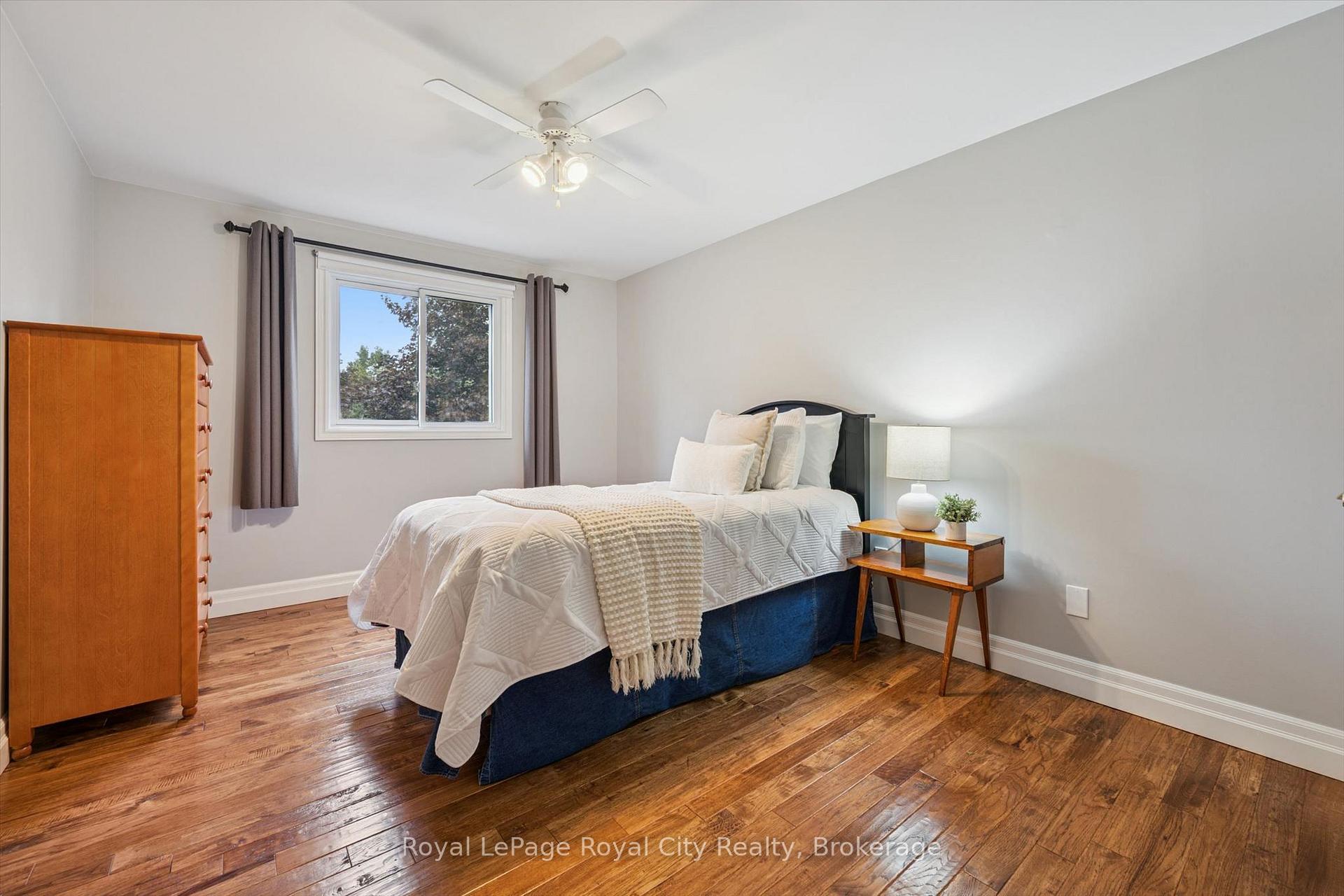 Photo 19 of 32 Thornhill Drive, Guelph, Willow West/Sugarbush/West Acres — HOMEH