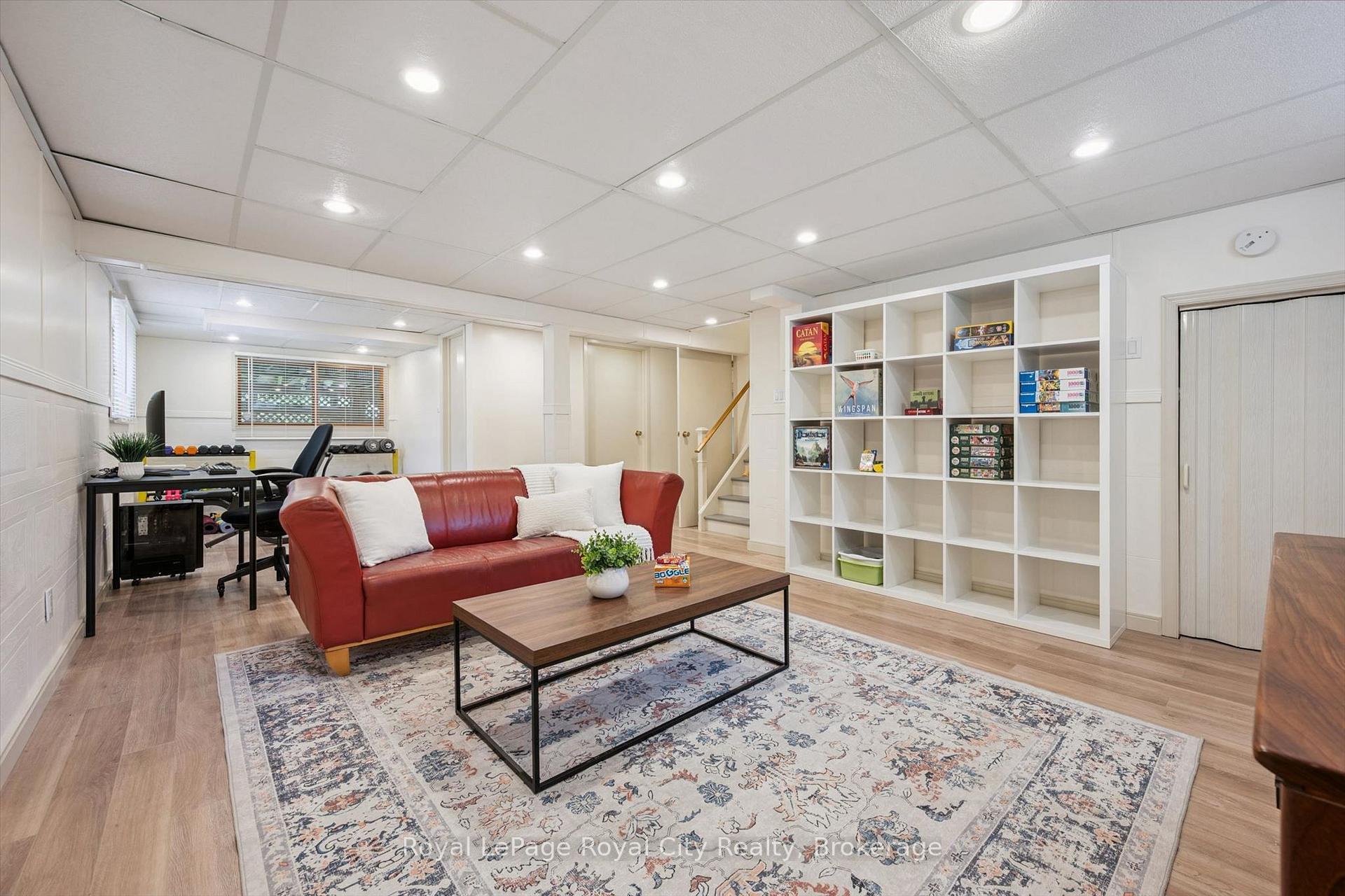 Photo 24 of 32 Thornhill Drive, Guelph, Willow West/Sugarbush/West Acres — HOMEH
