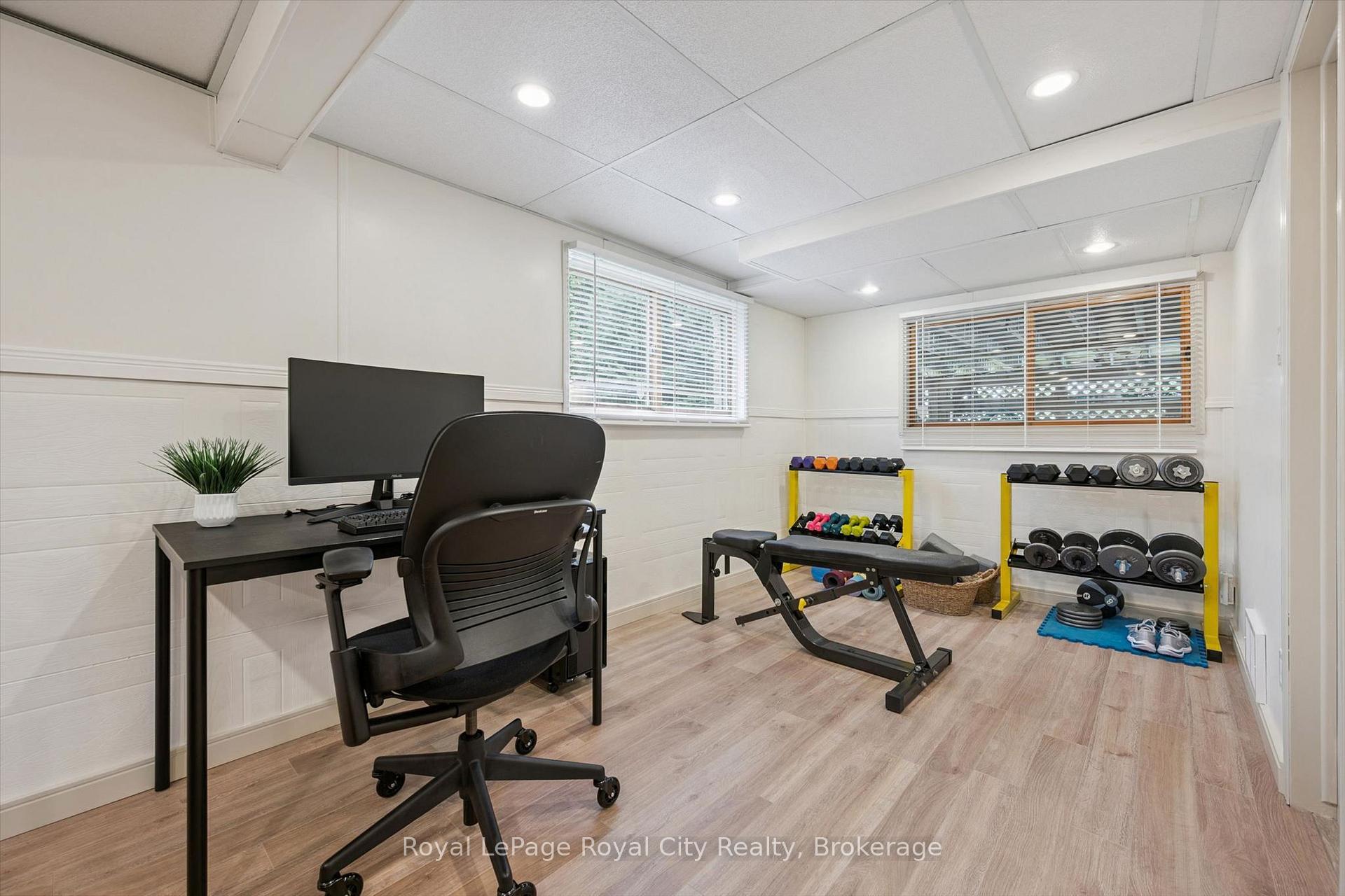 Photo 25 of 32 Thornhill Drive, Guelph, Willow West/Sugarbush/West Acres — HOMEH