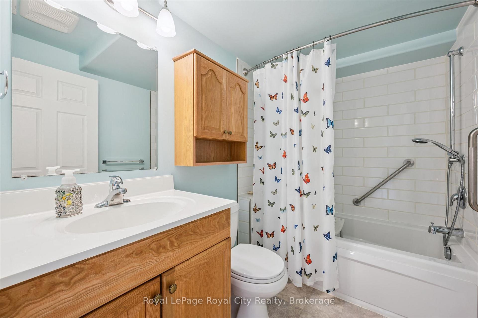 Photo 30 of 32 Thornhill Drive, Guelph, Willow West/Sugarbush/West Acres — HOMEH