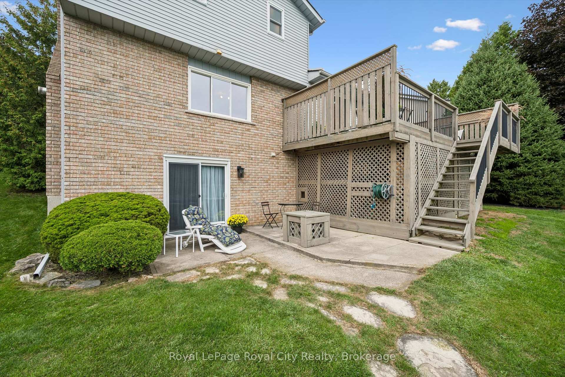 Photo 31 of 32 Thornhill Drive, Guelph, Willow West/Sugarbush/West Acres — HOMEH