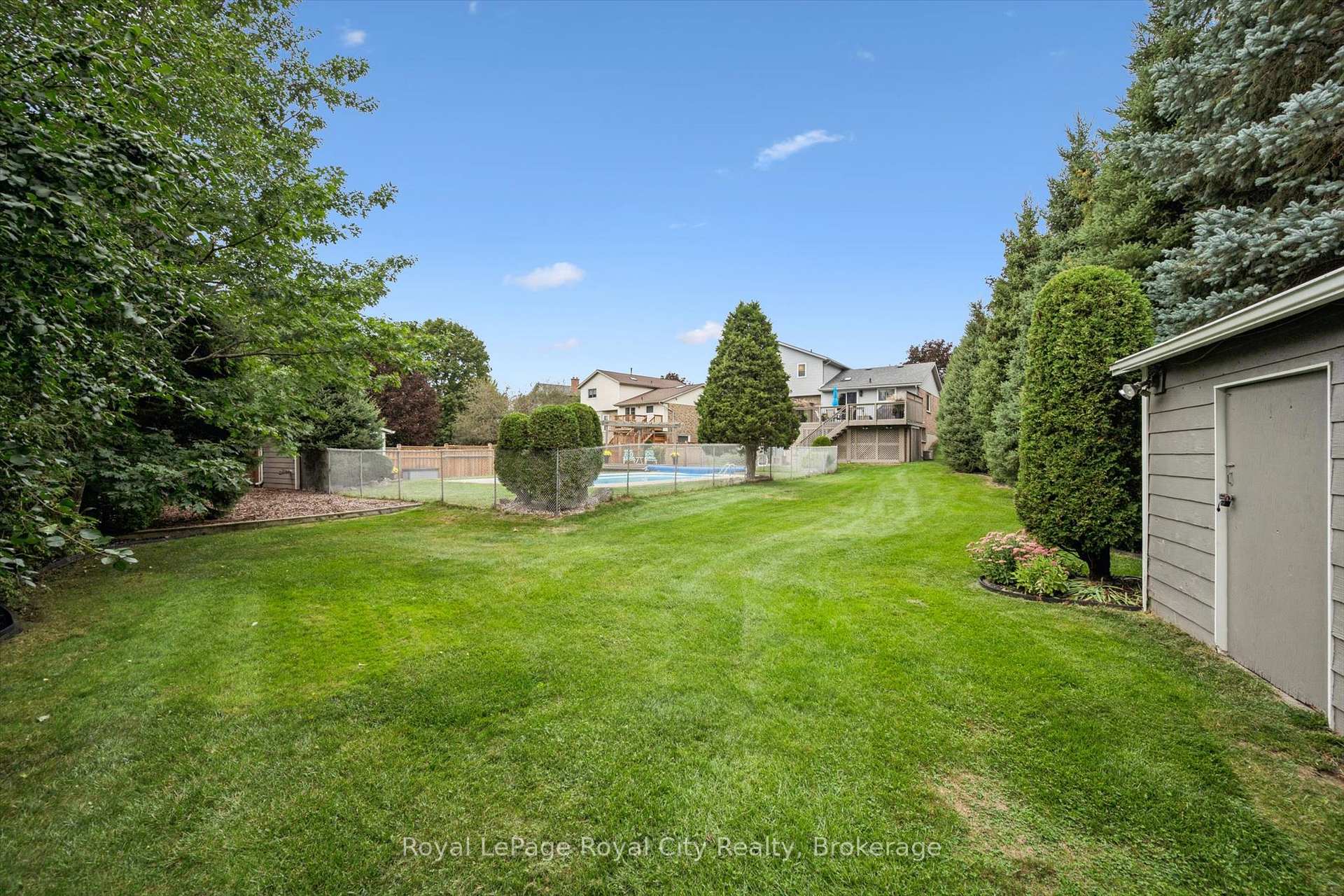 Photo 33 of 32 Thornhill Drive, Guelph, Willow West/Sugarbush/West Acres — HOMEH