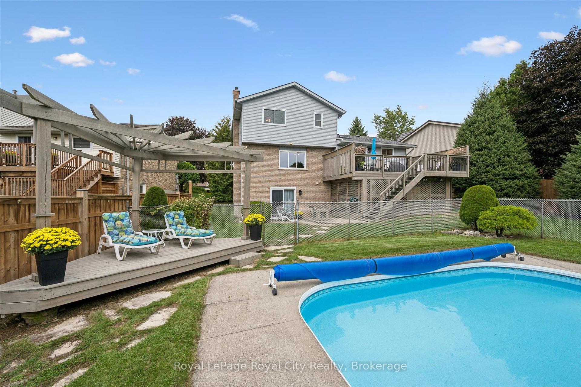 Photo 36 of 32 Thornhill Drive, Guelph, Willow West/Sugarbush/West Acres — HOMEH