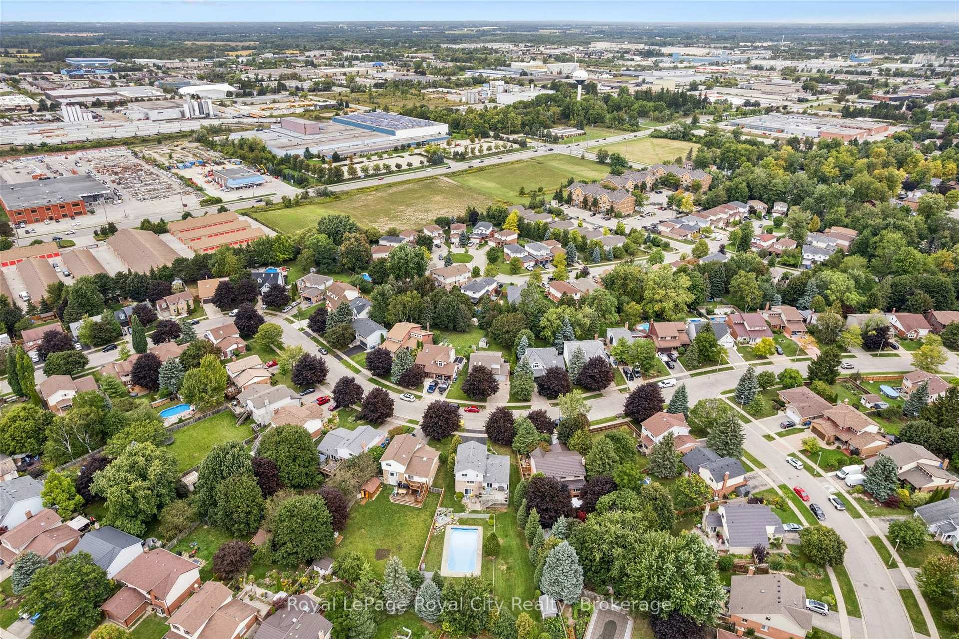 Photo 42 of 32 Thornhill Drive, Guelph, Willow West/Sugarbush/West Acres — HOMEH