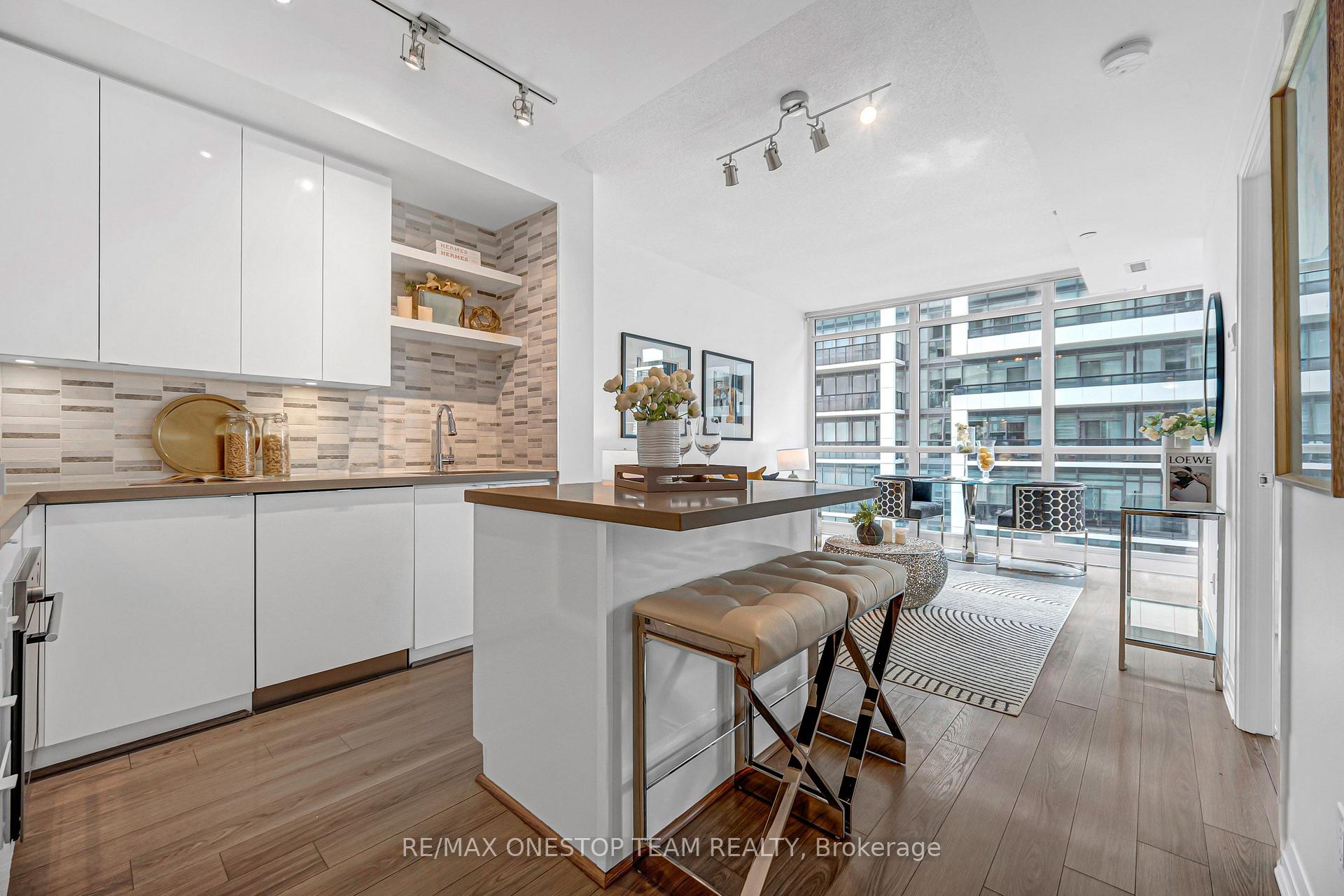 Photo 3 of Unit 1306, 59 Annie Craig Drive, Etobicoke, Mimico — HOMEH