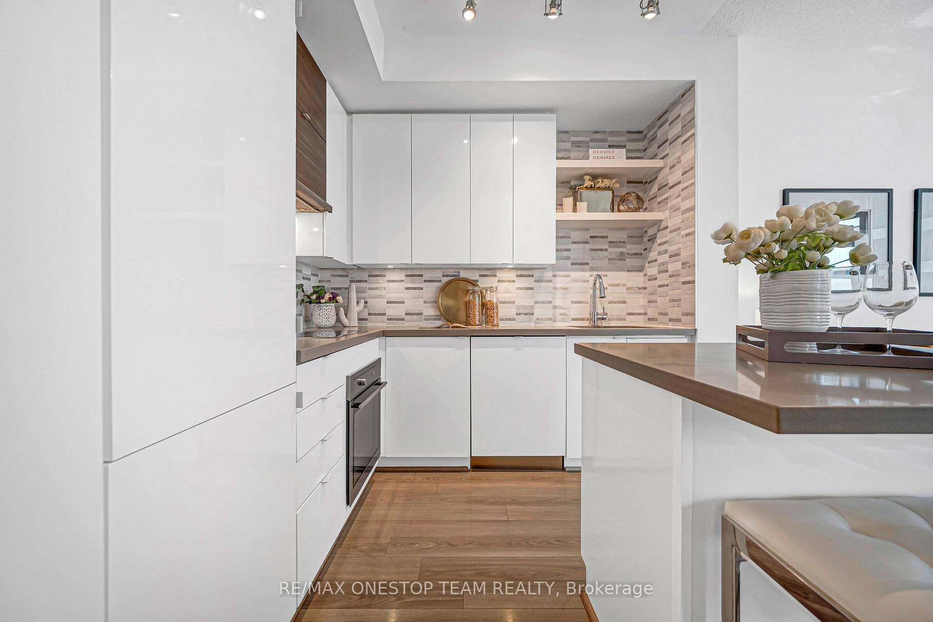 Photo 4 of Unit 1306, 59 Annie Craig Drive, Etobicoke, Mimico — HOMEH