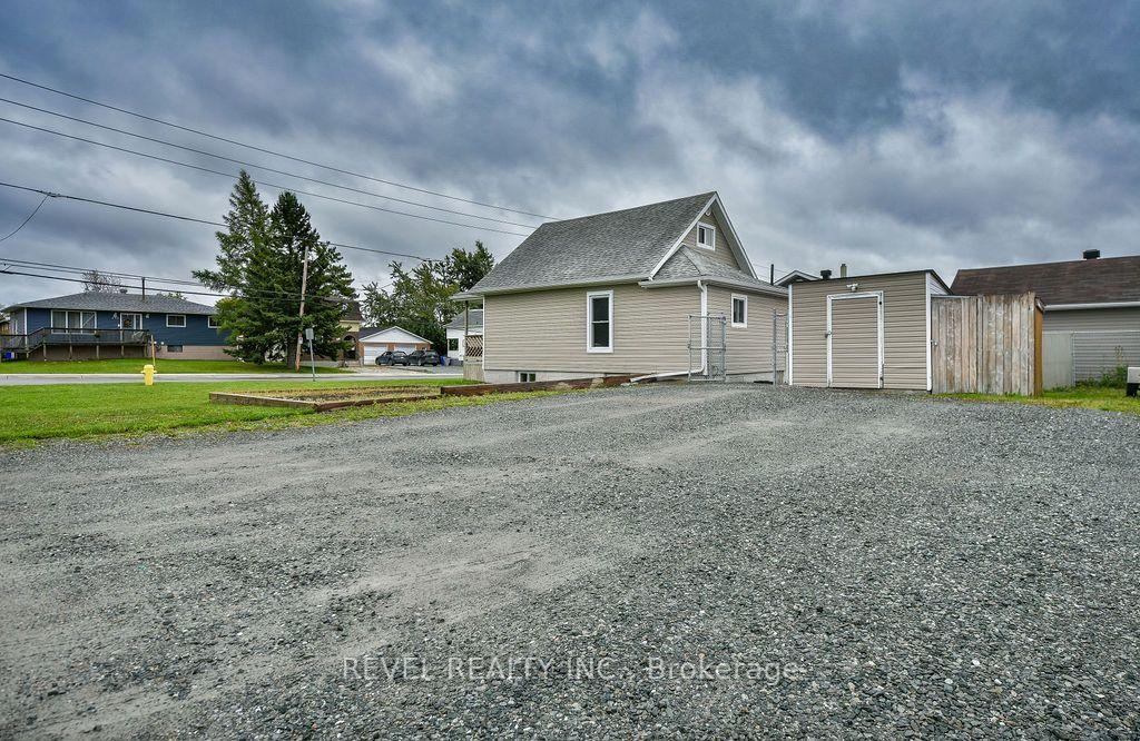 Photo 1 of 583 Maclean Drive, Timmins, TNW - Upper Melrose — HOMEH
