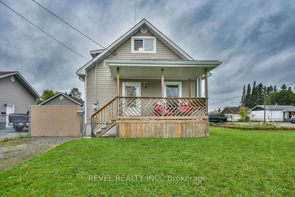 Photo 4 of 583 Maclean Drive, Timmins, TNW - Upper Melrose — HOMEH