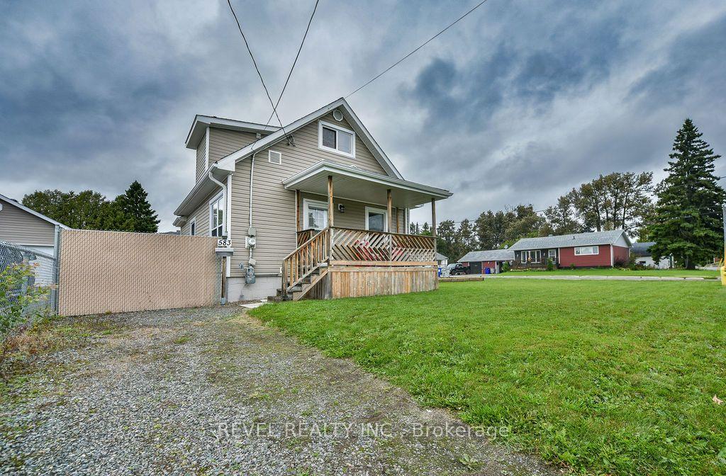 Photo 5 of 583 Maclean Drive, Timmins, TNW - Upper Melrose — HOMEH