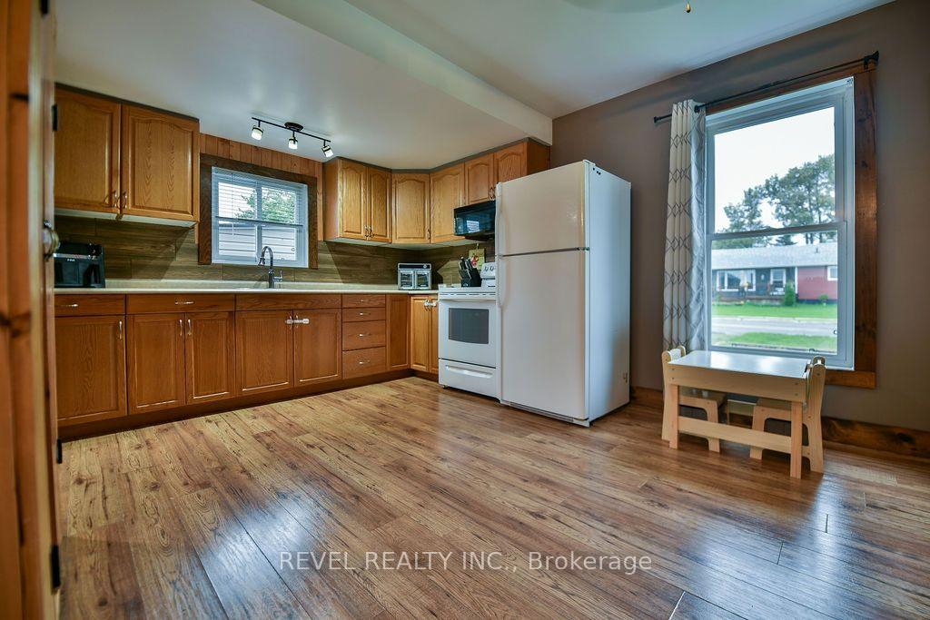 Photo 8 of 583 Maclean Drive, Timmins, TNW - Upper Melrose — HOMEH