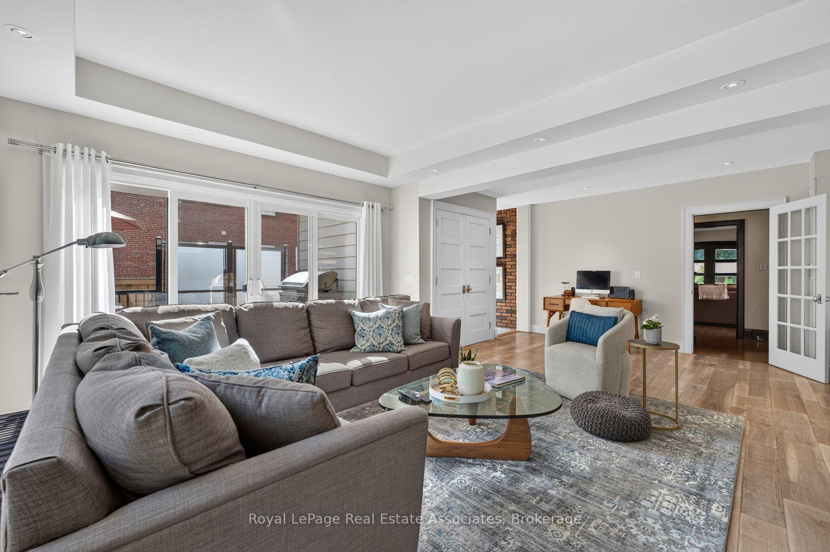 Photo 6 of 33 Ben Machree Drive, Mississauga, Port Credit — HOMEH