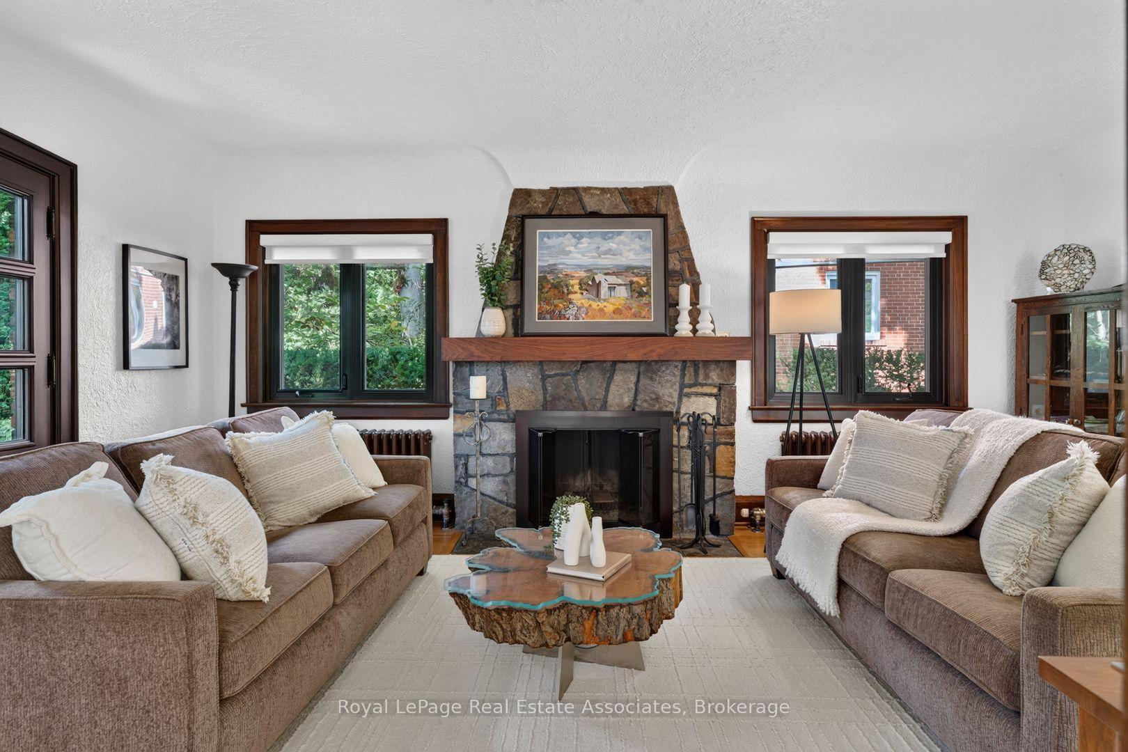 Photo 7 of 33 Ben Machree Drive, Mississauga, Port Credit — HOMEH