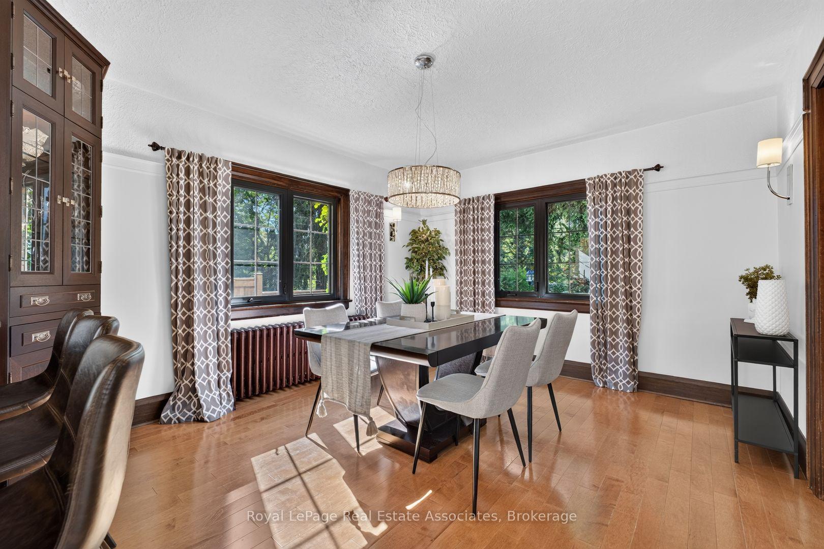 Photo 11 of 33 Ben Machree Drive, Mississauga, Port Credit — HOMEH
