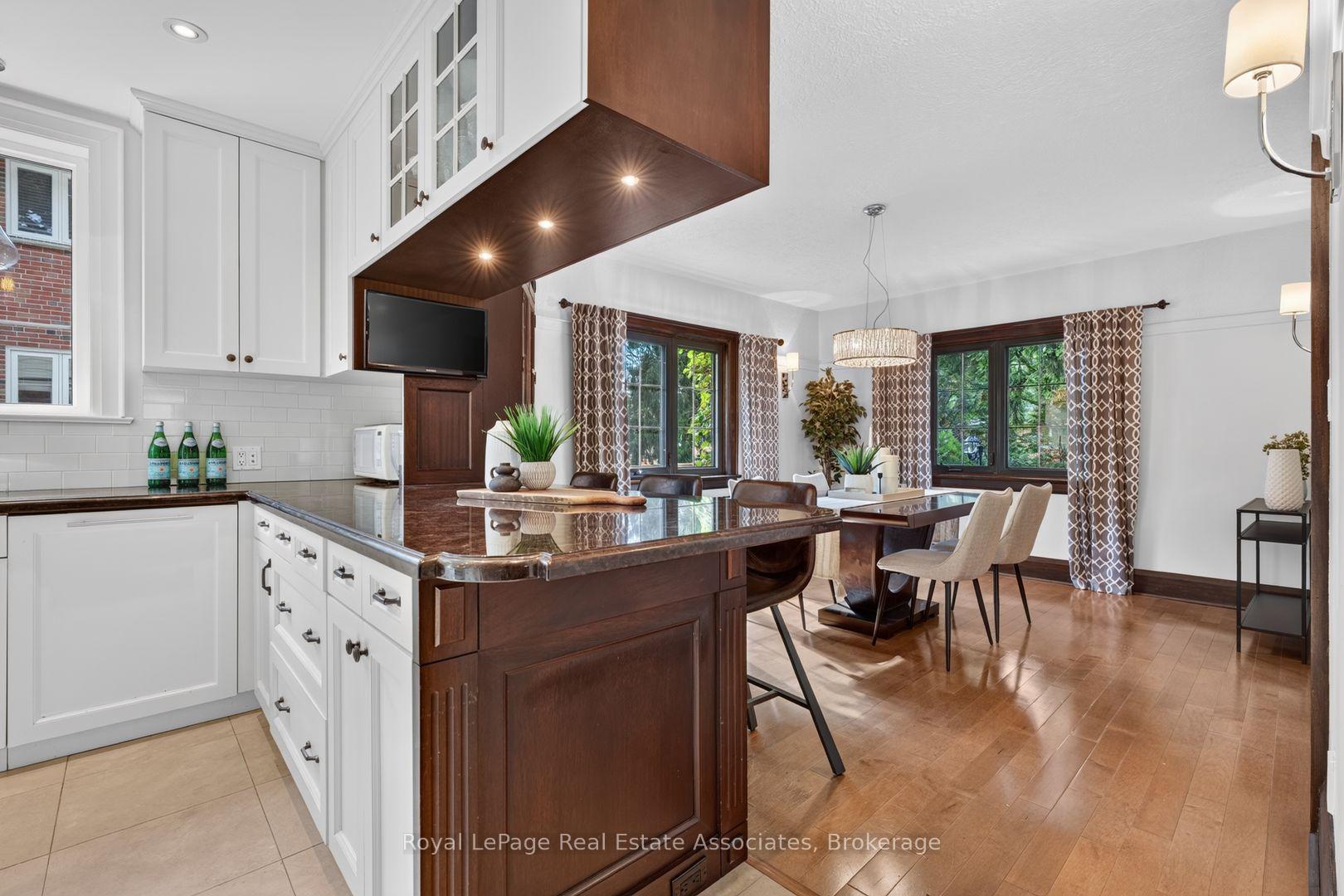 Photo 17 of 33 Ben Machree Drive, Mississauga, Port Credit — HOMEH