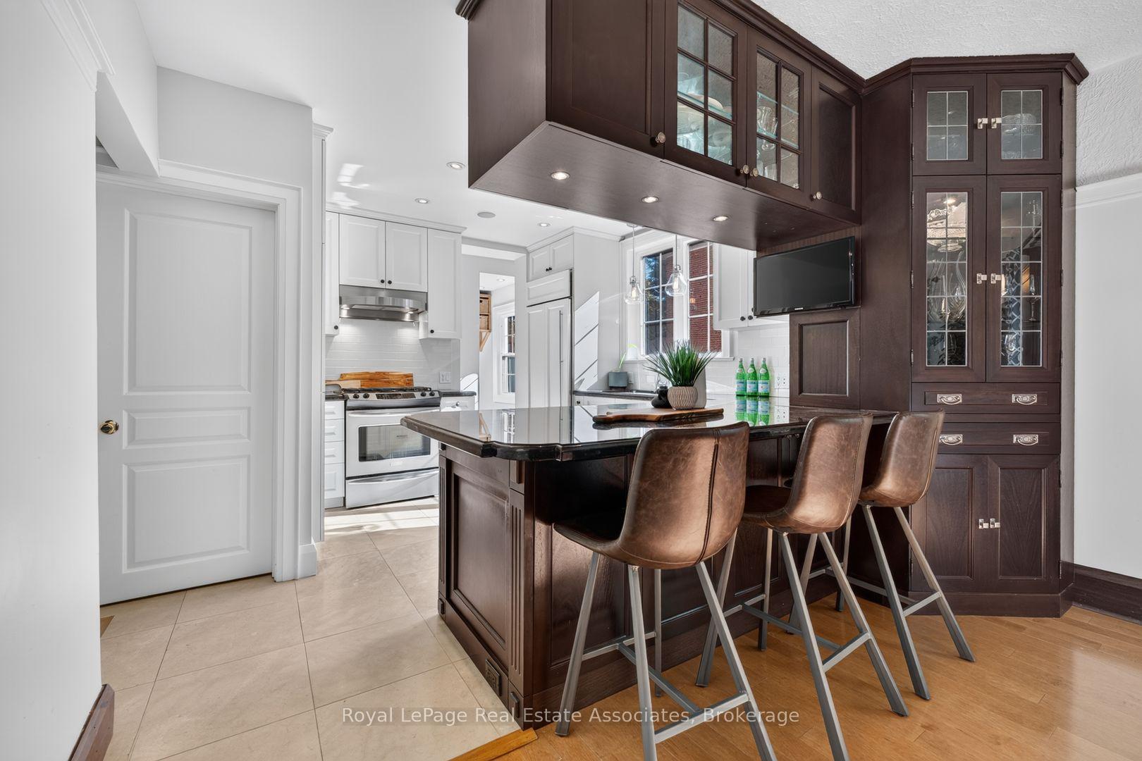 Photo 18 of 33 Ben Machree Drive, Mississauga, Port Credit — HOMEH