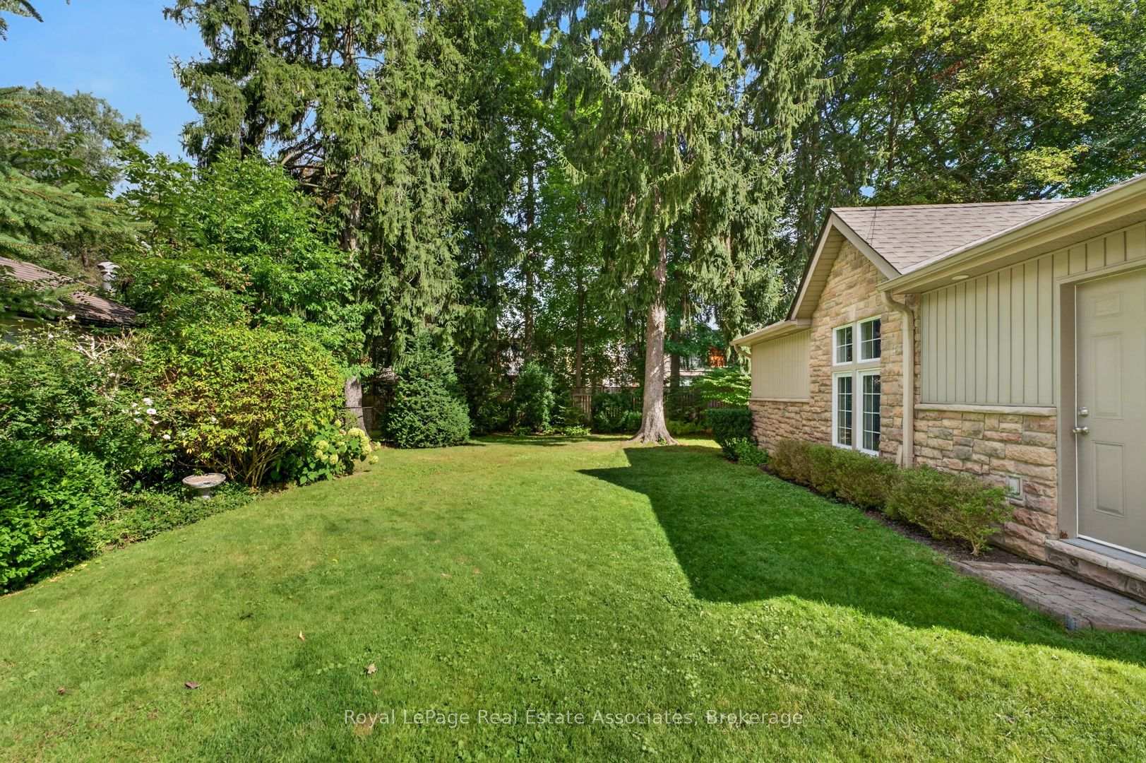 Photo 37 of 33 Ben Machree Drive, Mississauga, Port Credit — HOMEH
