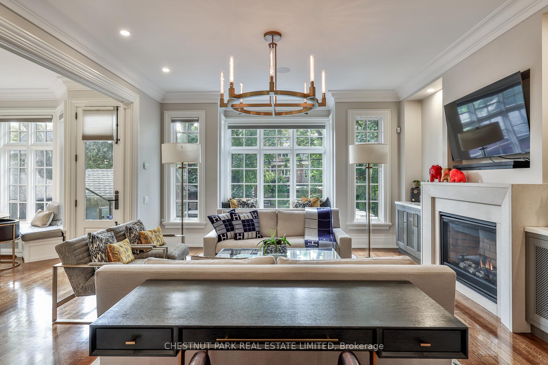 Photo 8 of 19 Whitehall Road, Toronto, Rosedale-Moore Park — HOMEH