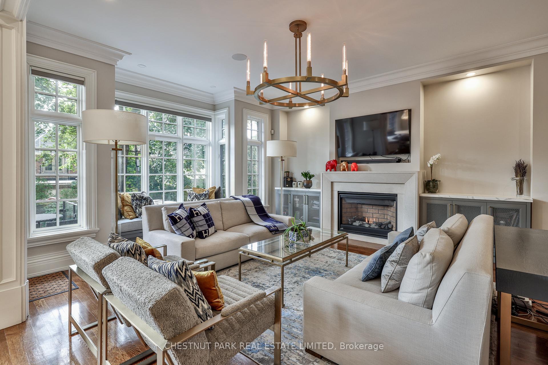 Photo 9 of 19 Whitehall Road, Toronto, Rosedale-Moore Park — HOMEH