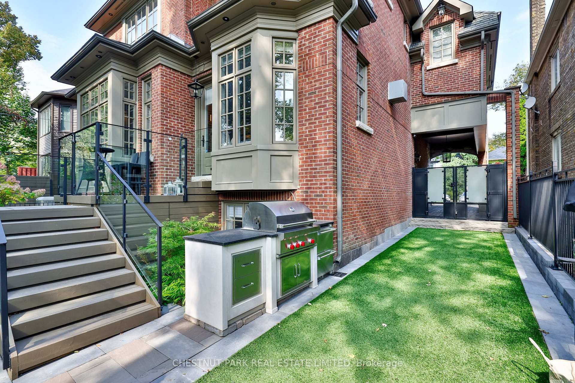 Photo 34 of 19 Whitehall Road, Toronto, Rosedale-Moore Park — HOMEH