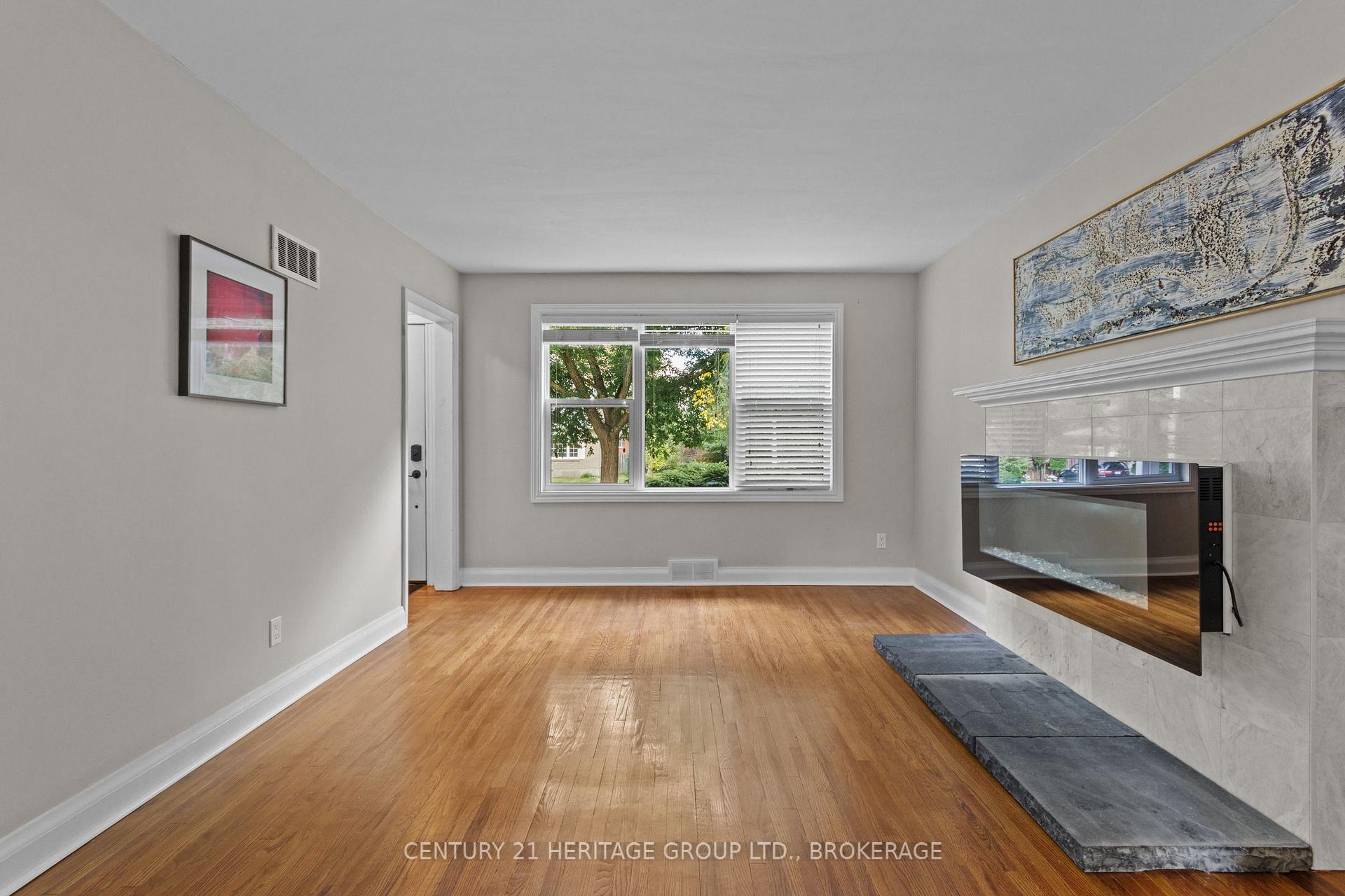 Photo 7 of 306 Glengarry Road, Kingston, West of Sir John A. Blvd — HOMEH