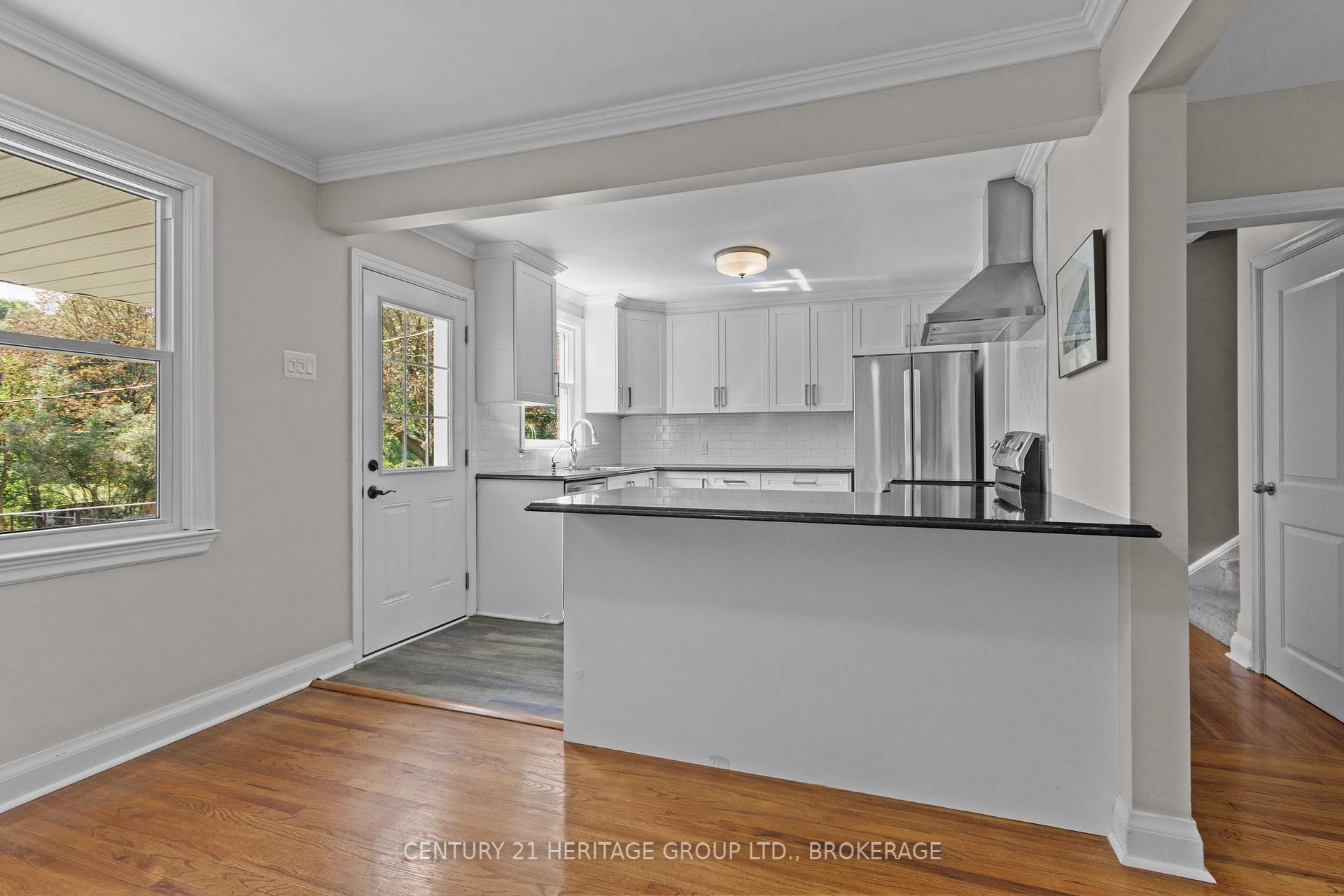 Photo 9 of 306 Glengarry Road, Kingston, West of Sir John A. Blvd — HOMEH
