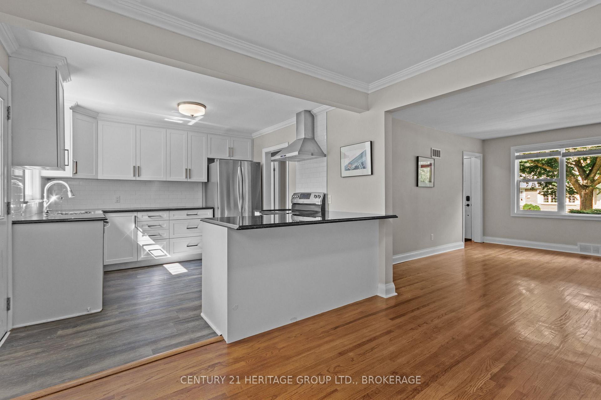 Photo 10 of 306 Glengarry Road, Kingston, West of Sir John A. Blvd — HOMEH