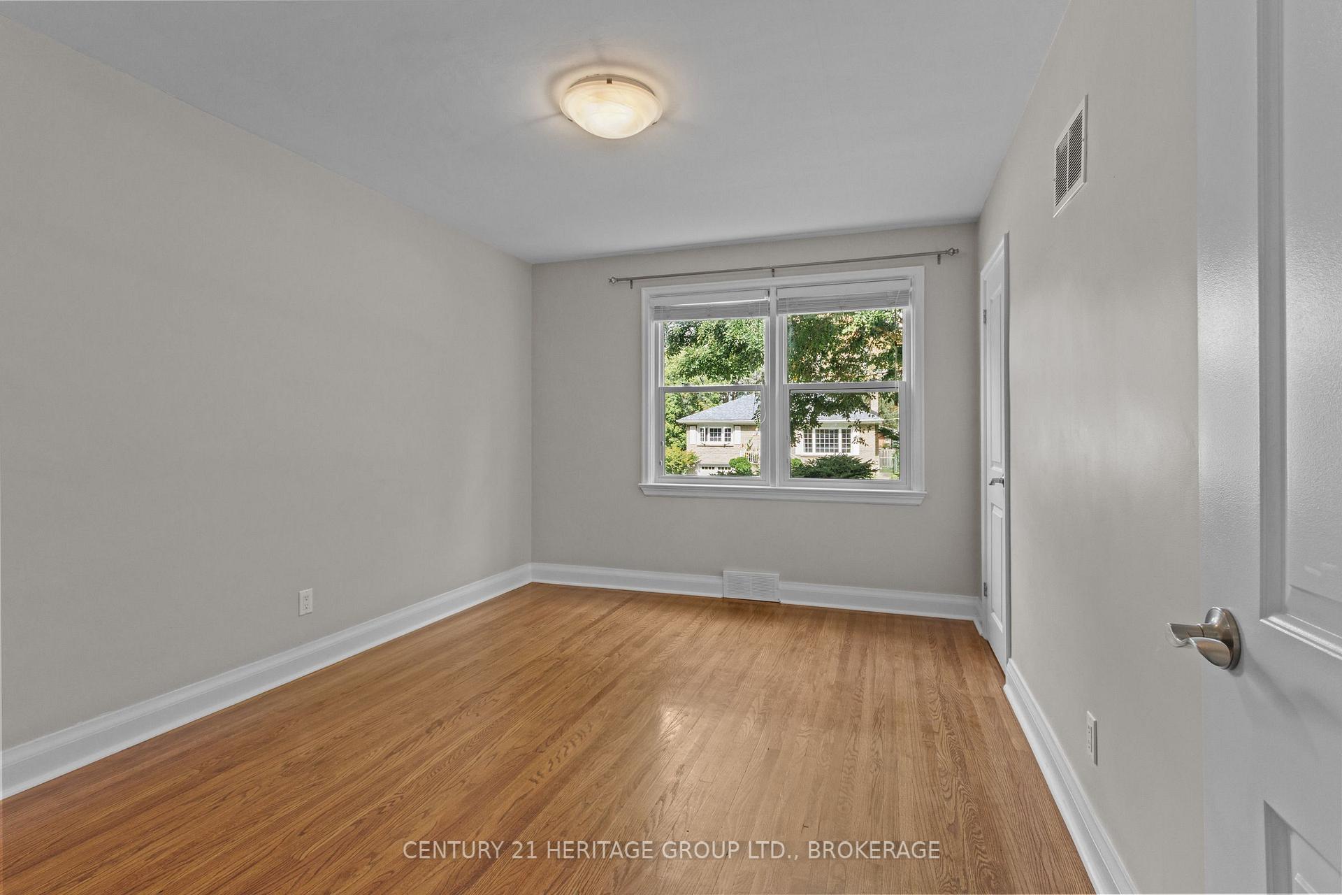 Photo 15 of 306 Glengarry Road, Kingston, West of Sir John A. Blvd — HOMEH