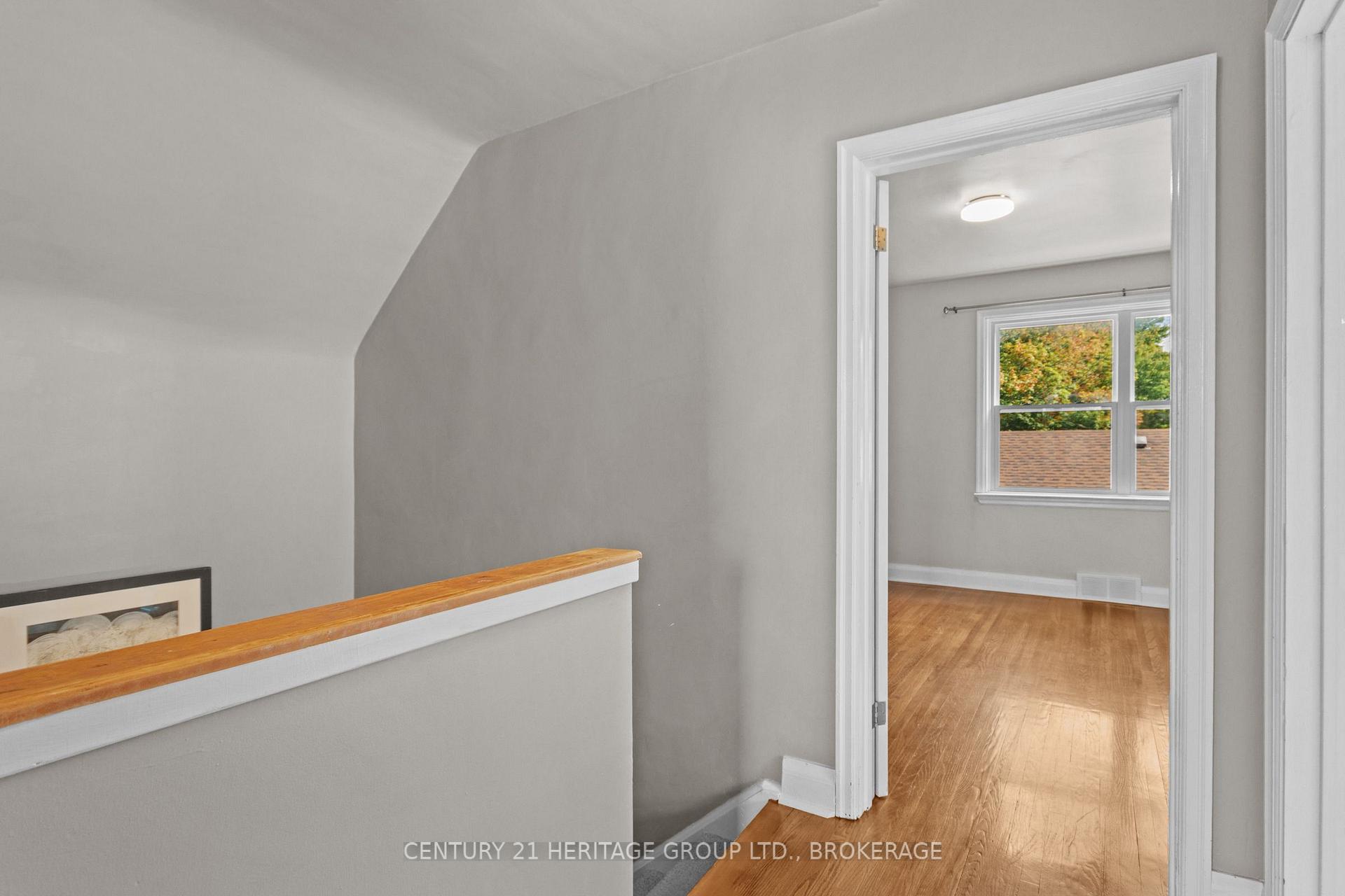 Photo 19 of 306 Glengarry Road, Kingston, West of Sir John A. Blvd — HOMEH