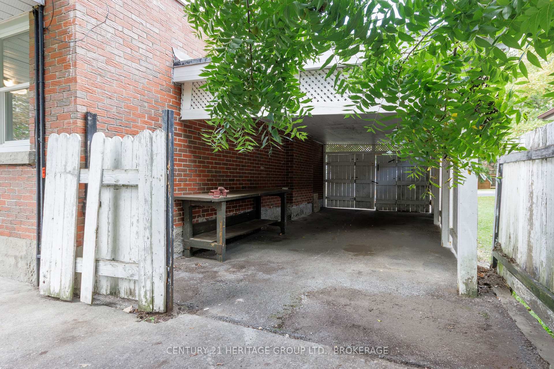 Photo 40 of 306 Glengarry Road, Kingston, West of Sir John A. Blvd — HOMEH