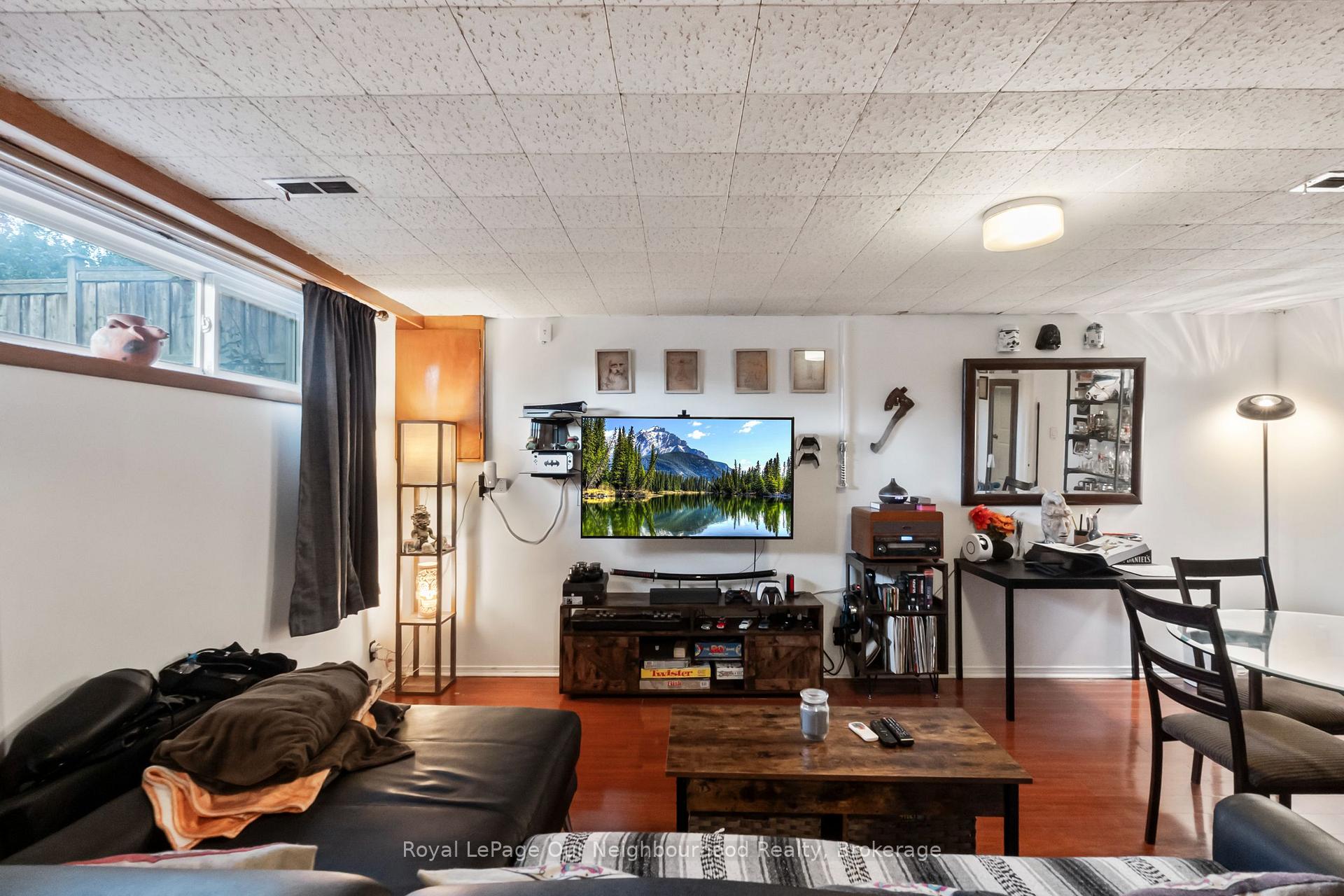 Photo 10 of 45 Chipper Crescent, Scarborough, Eglinton East — HOMEH
